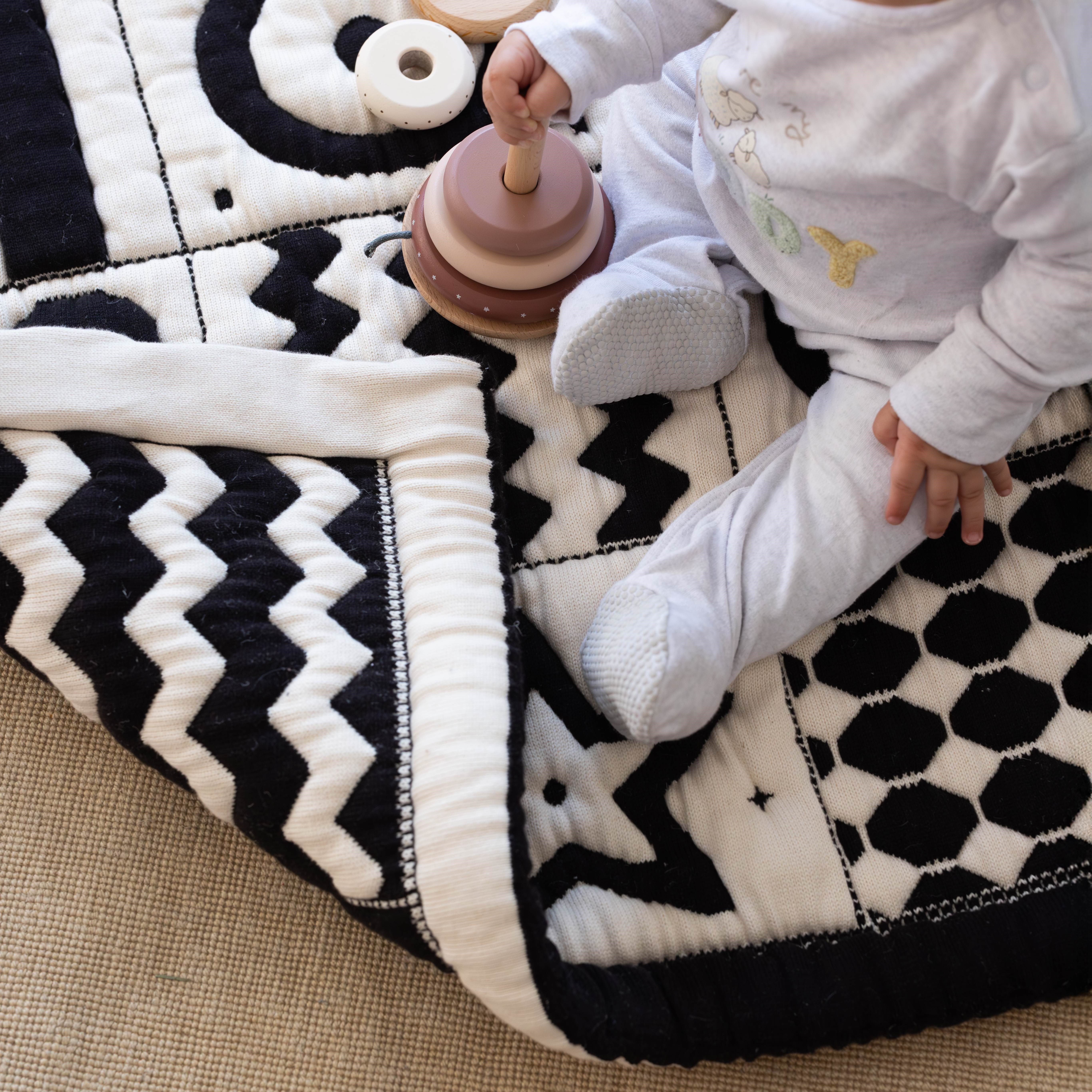 Monti Organik Pamuk Emekleme Minderi, Bebek Oyun Matı, Çift Taraflı Montessori Tasarım 100x100 cm