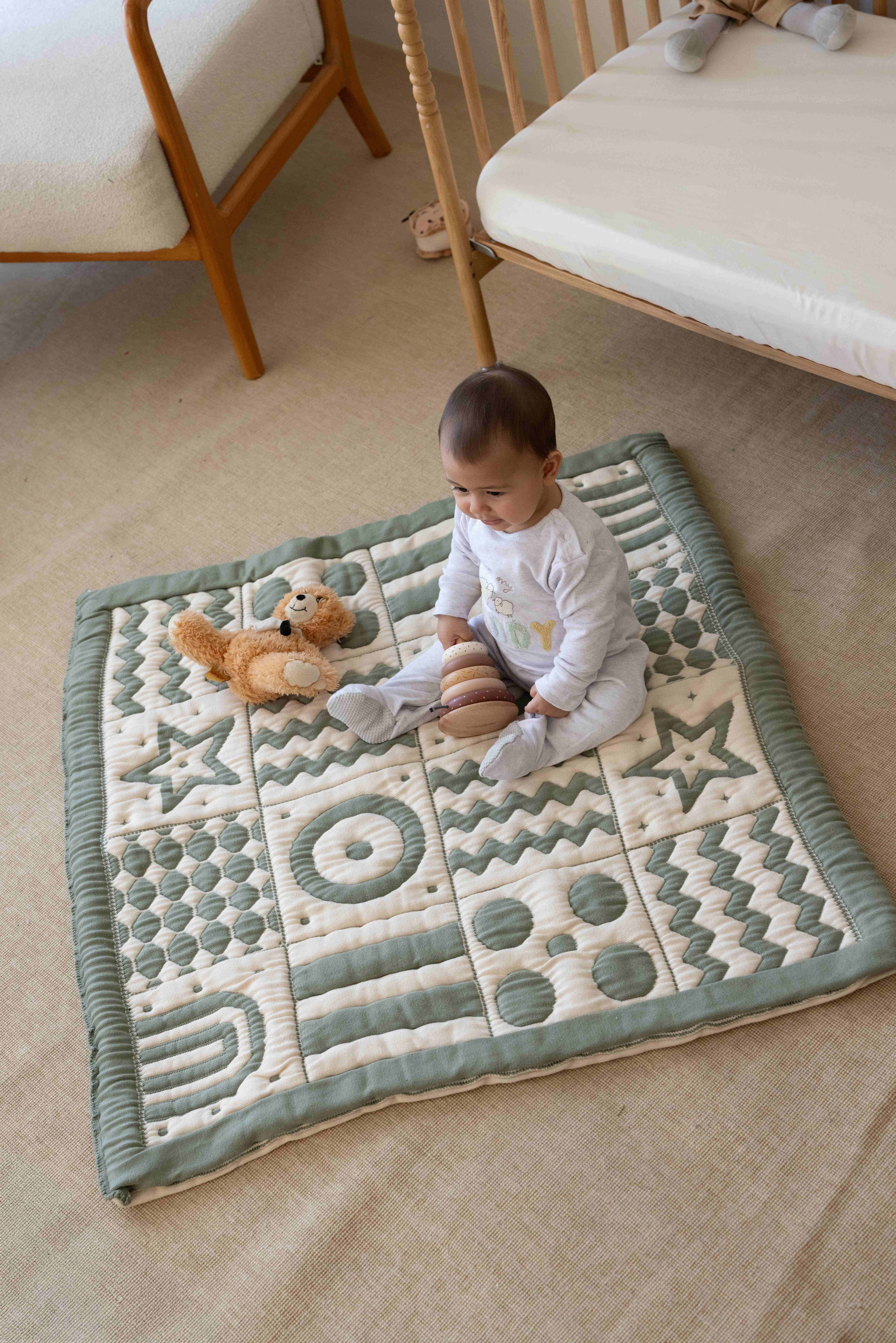 Monti Organik Pamuk Emekleme Minderi, Bebek Oyun Matı, Çift Taraflı Montessori Tasarım 100x100 cm