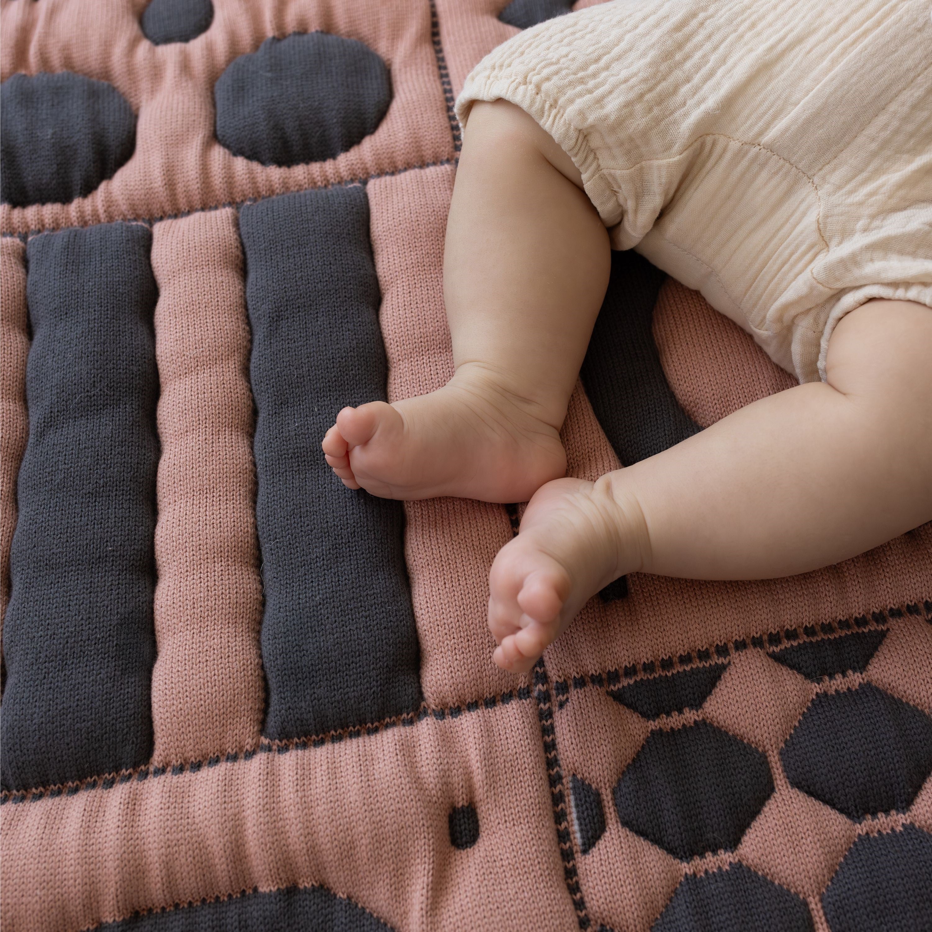 Monti Organik Pamuk Emekleme Minderi, Bebek Oyun Matı, Çift Taraflı Montessori Tasarım 100x100 cm