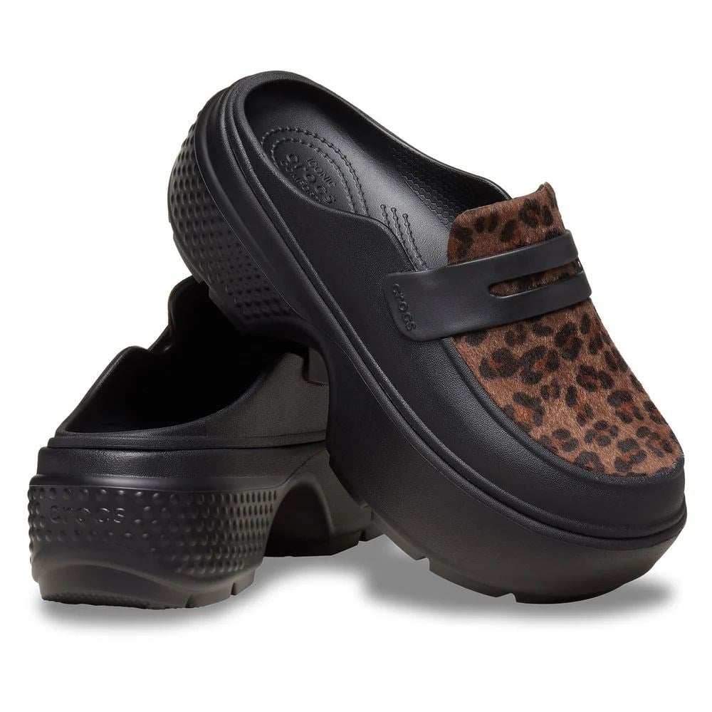 CROCS STOMP LEOPARD LOAFER KADIN TERLİK 210366