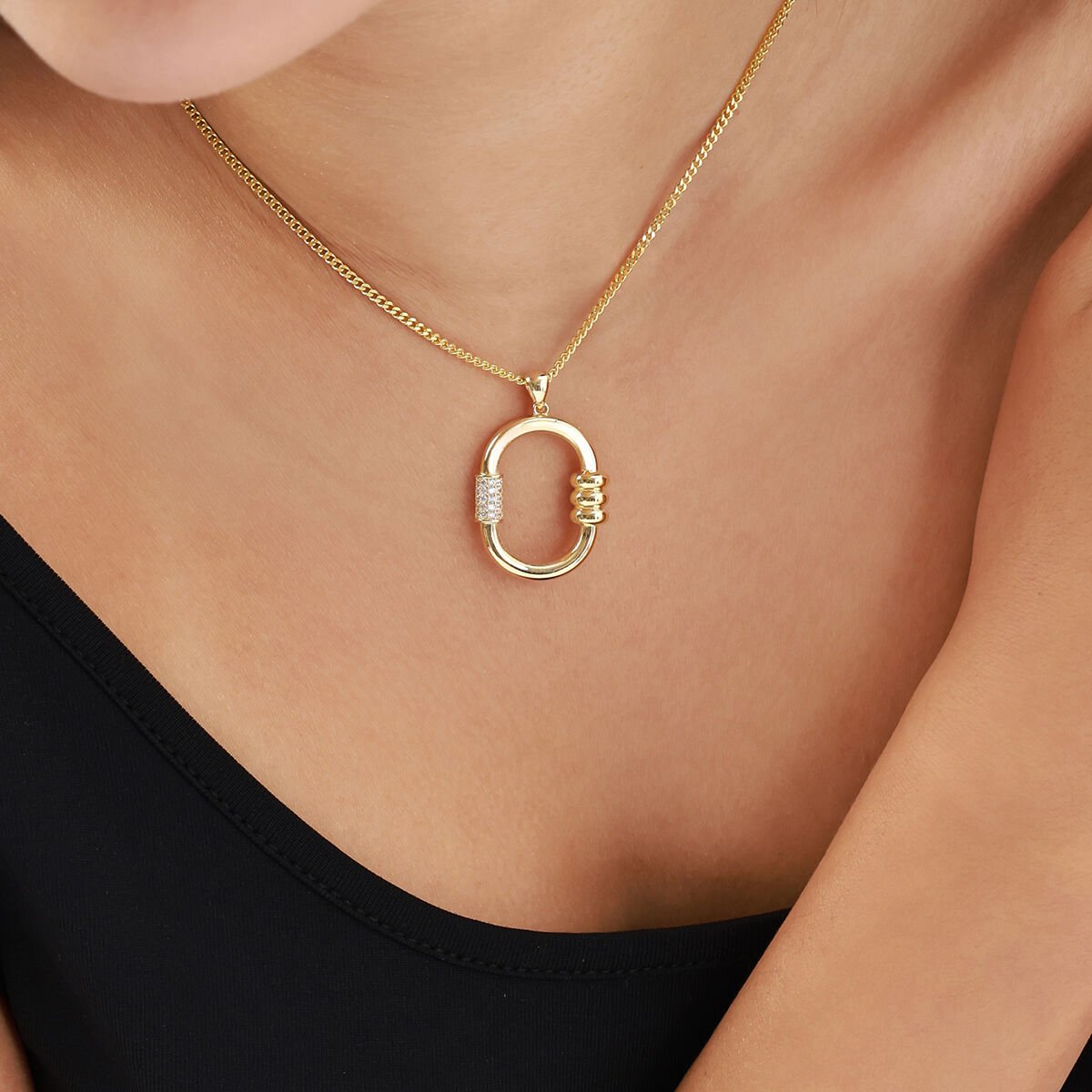 14 Ayar Altın Oval Formlu Taşlı Kolye