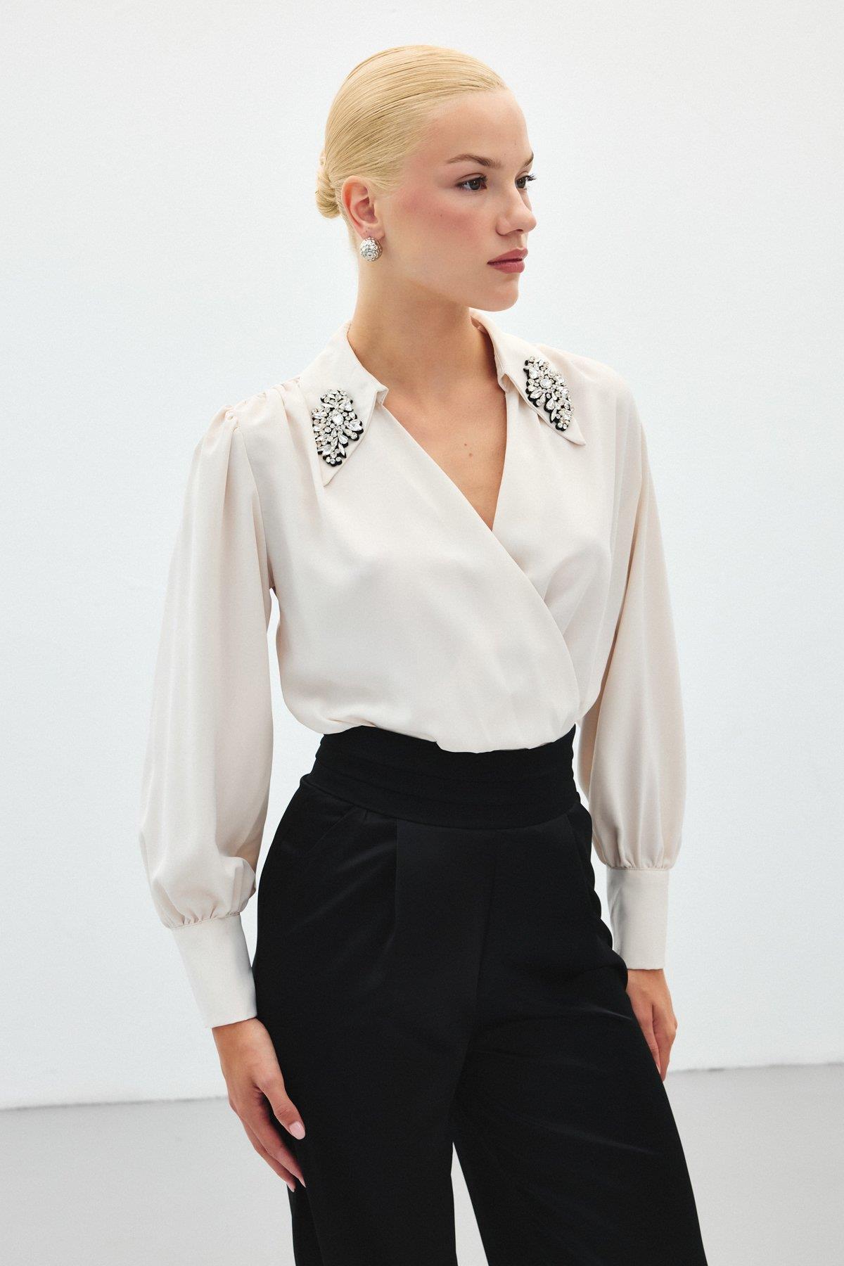 Aksesuar Detaylı Bodysuit Bluz - Bej