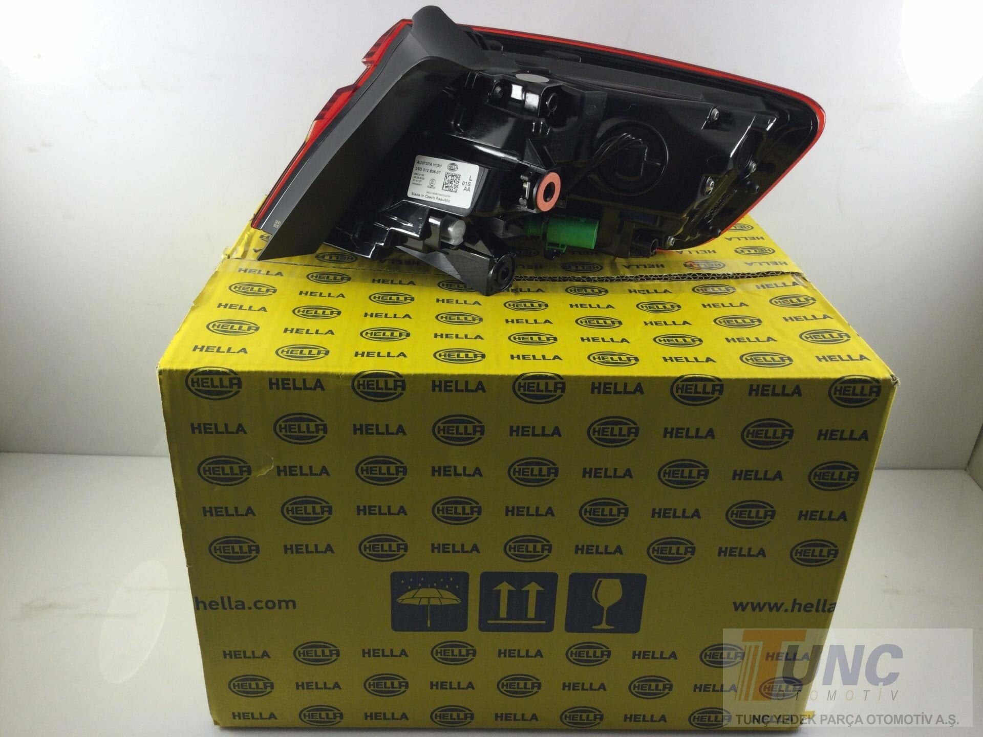 HELLA 2SD 012 836 071 Arka Far Stop 8V4945091 uygun fiyat hızlı kargo