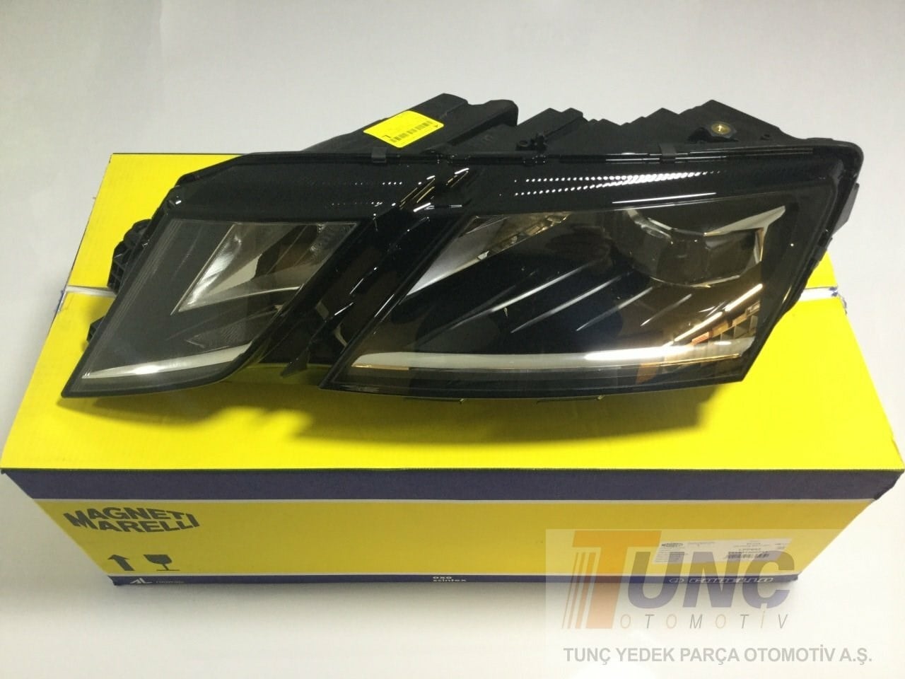 MAGNETI MARELLI 711451000241 Far 5E1941015D uygun fiyat hızlı kargo