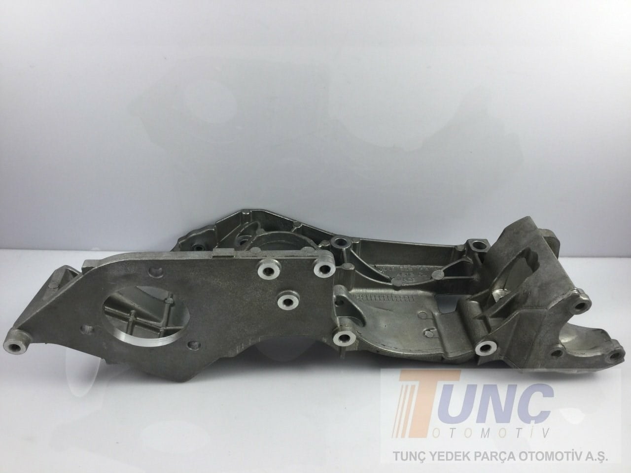 ORJINAL 038903139A Alternatör Braketi 038903139A uygun fiyat hızlı kargo