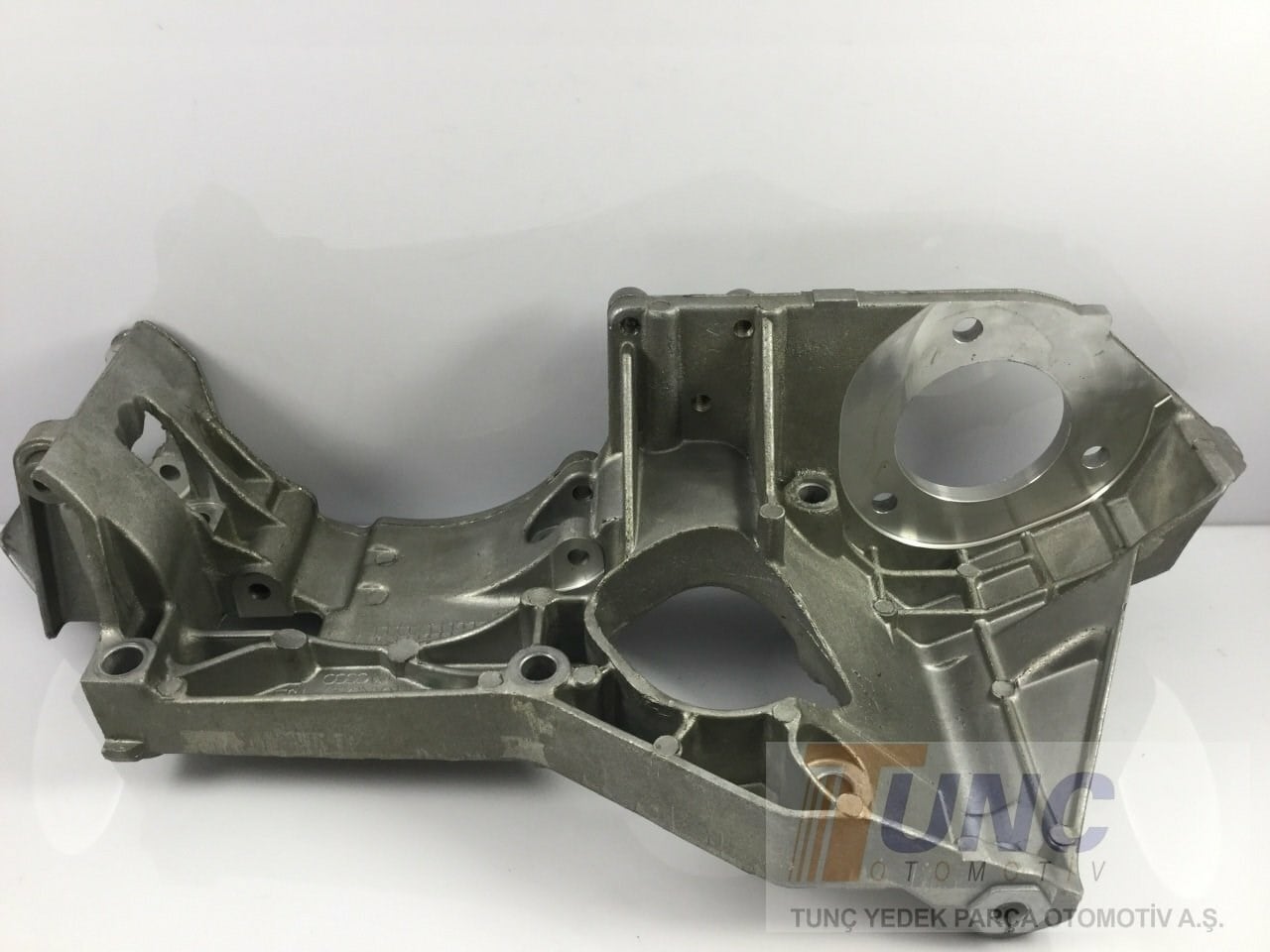 ORJINAL 038903139A Alternatör Braketi 038903139A uygun fiyat hızlı kargo