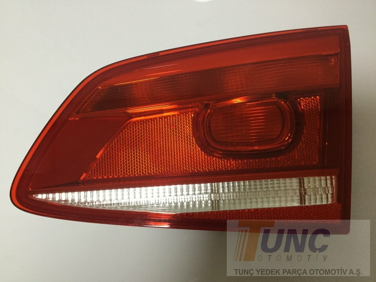 ORJINAL 3AF945094M Arka Far Stop 3AF945094Q uygun fiyat hızlı kargo