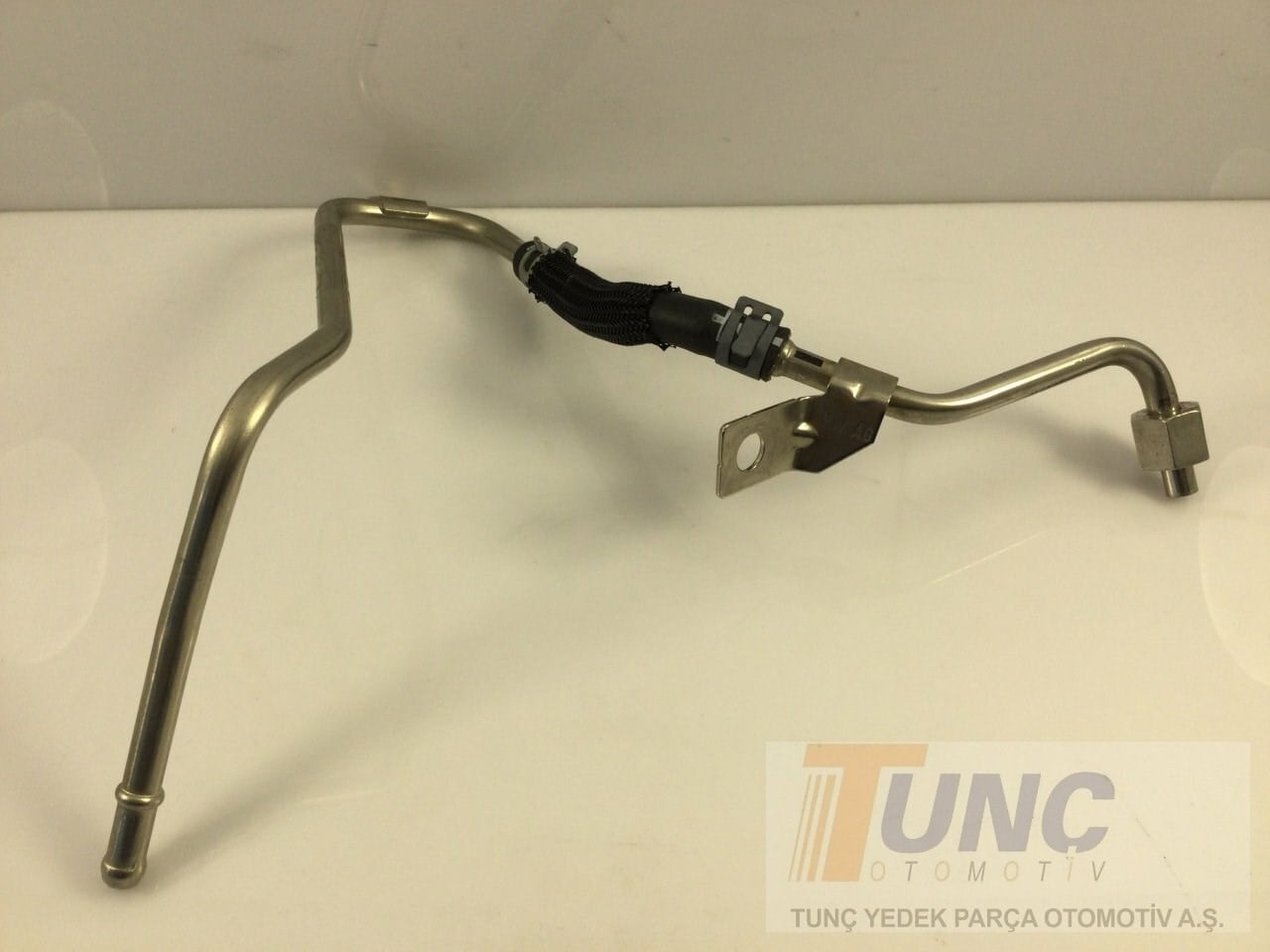 ORJINAL 04L131582B Boru 04L131582B uygun fiyat hızlı kargo