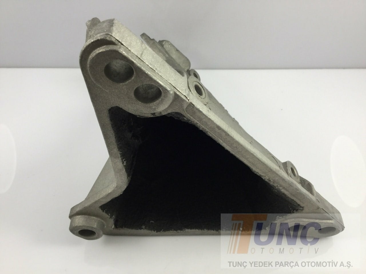 ORJINAL 8D0199306G Motor Kulağı 8D0199306G uygun fiyat hızlı kargo