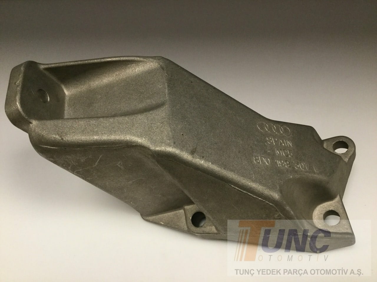 ORJINAL 8D0199305 Motor Kulağı 8D0199305 uygun fiyat hızlı kargo