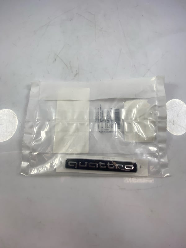 ORJINAL 8W58537372ZZ QUATTRO Yazısı 8W58537372ZZ uygun fiyat hızlı kargo