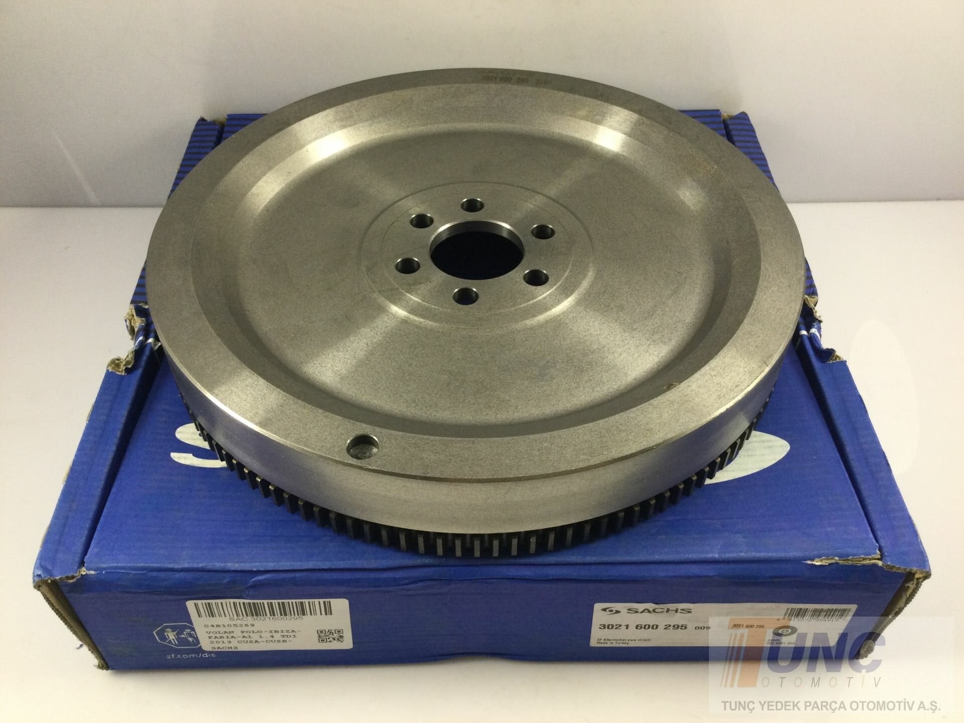 SACHS 3021 600 295 Volant 04B105269 uygun fiyat hızlı kargo