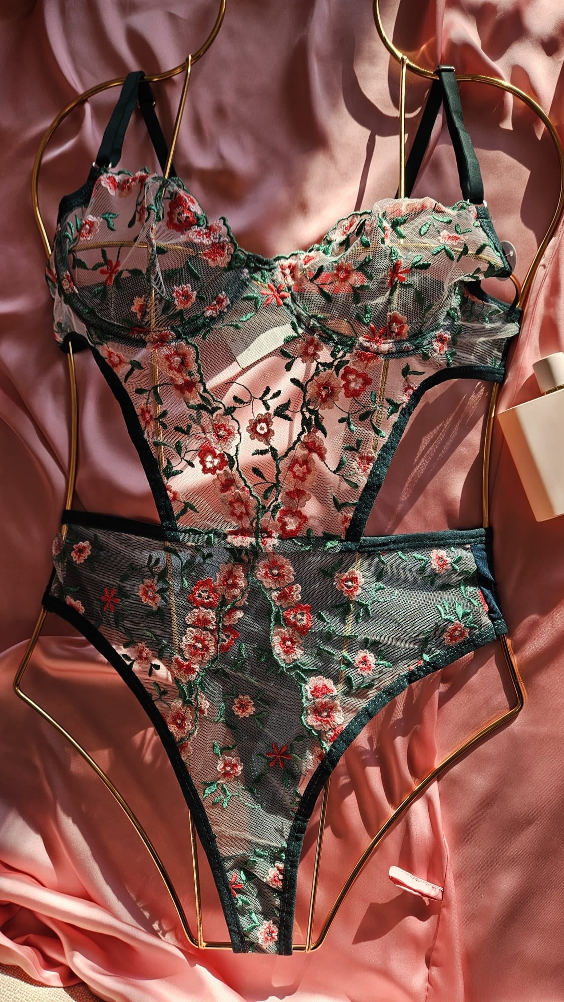 Robin Yeşil Brode Bodysuit
