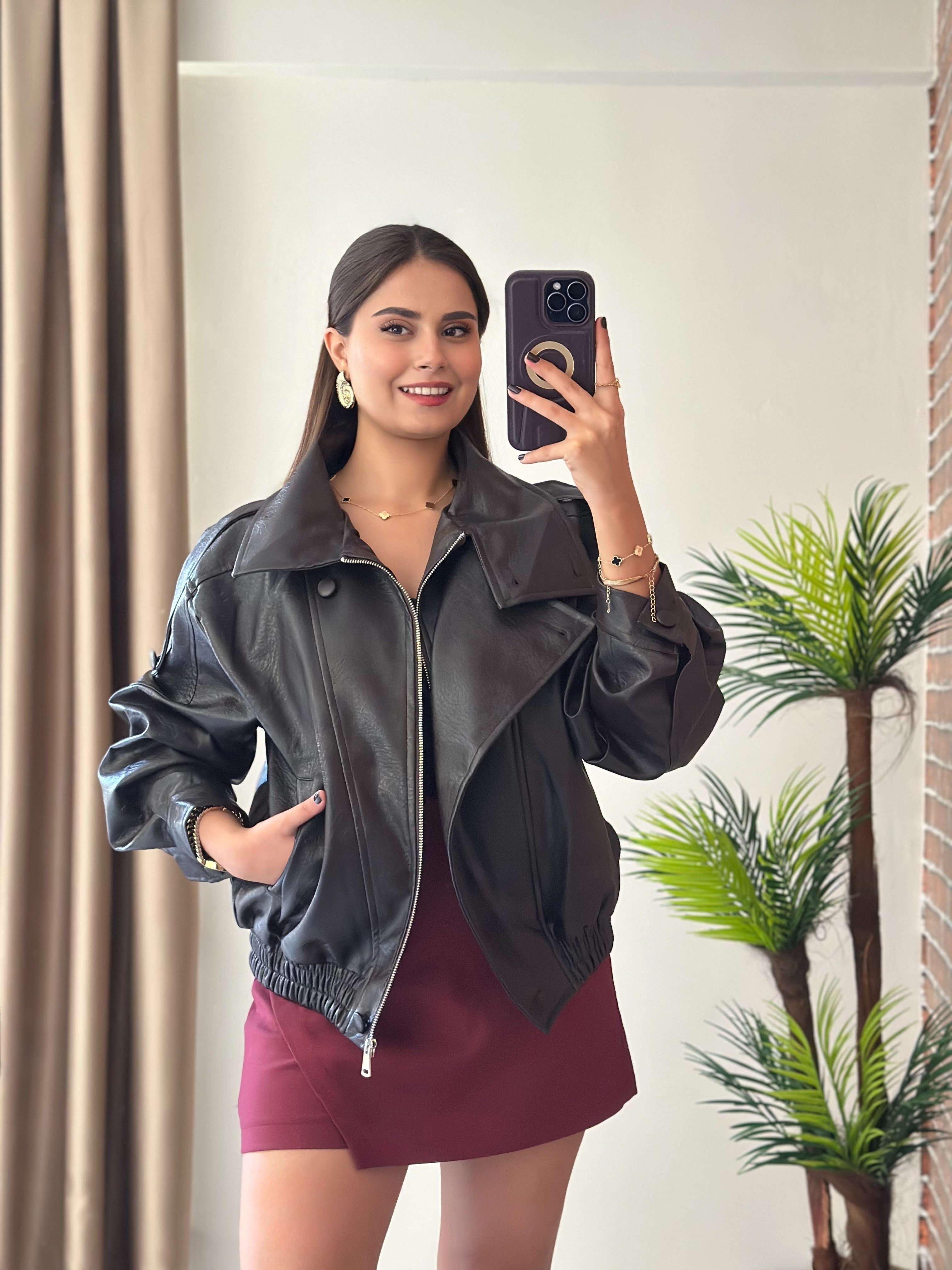 Marka Model Dokulu Dik Yaka Oversize Deri Mont Koyu Kahve
