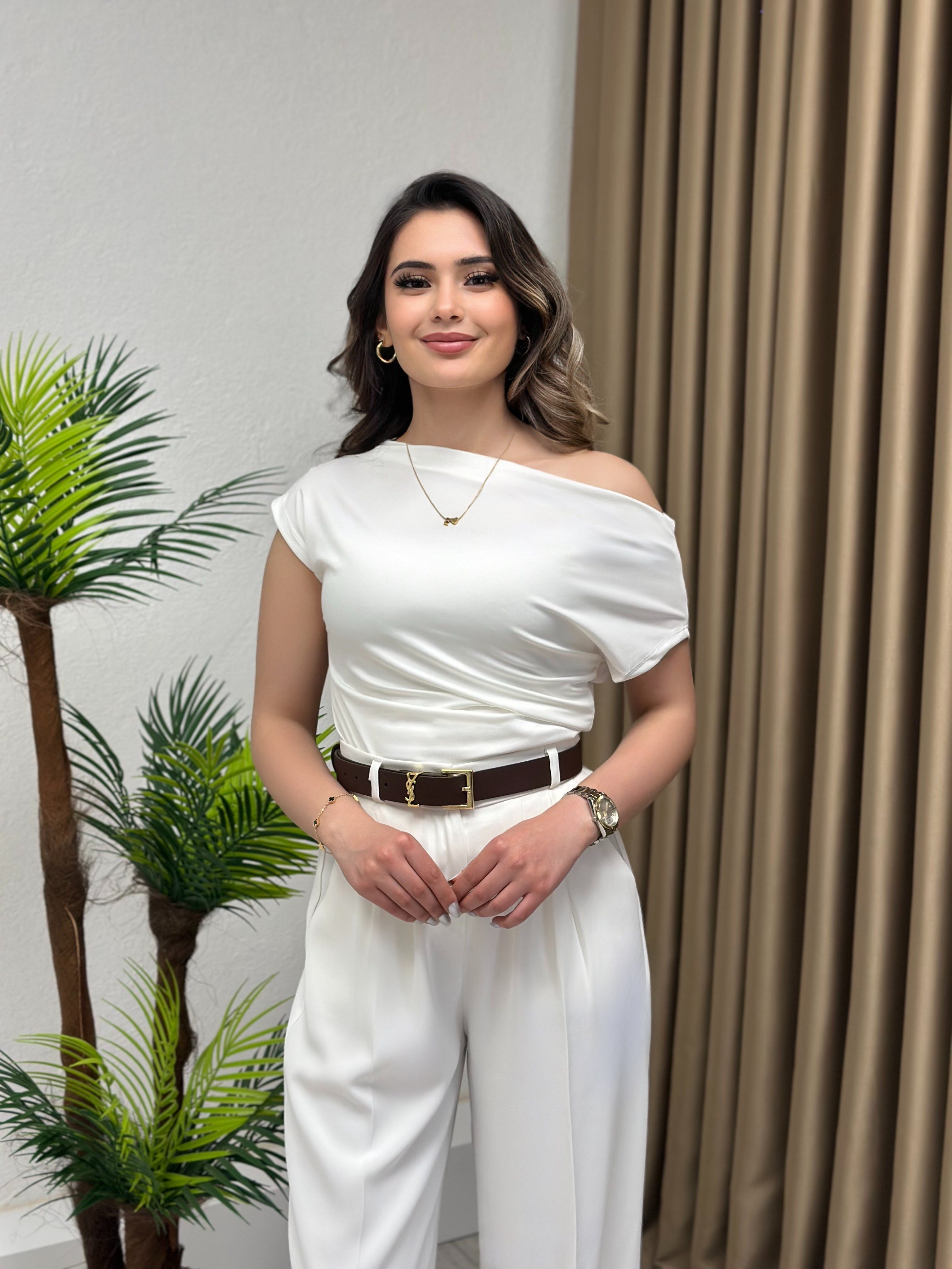 Sandy Kumaş Kayık Yaka Drapeli Bluz Soft Beyaz