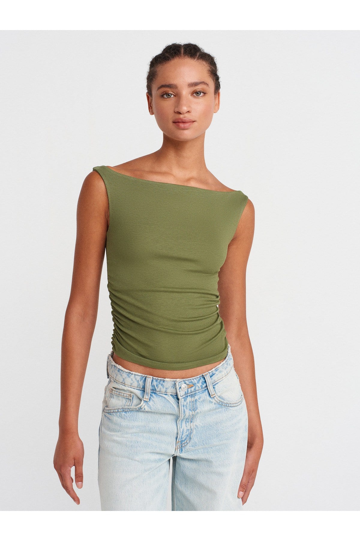 31862-buzgulu-omuzlari-acik-top-acik-h-3a91-4.jpg