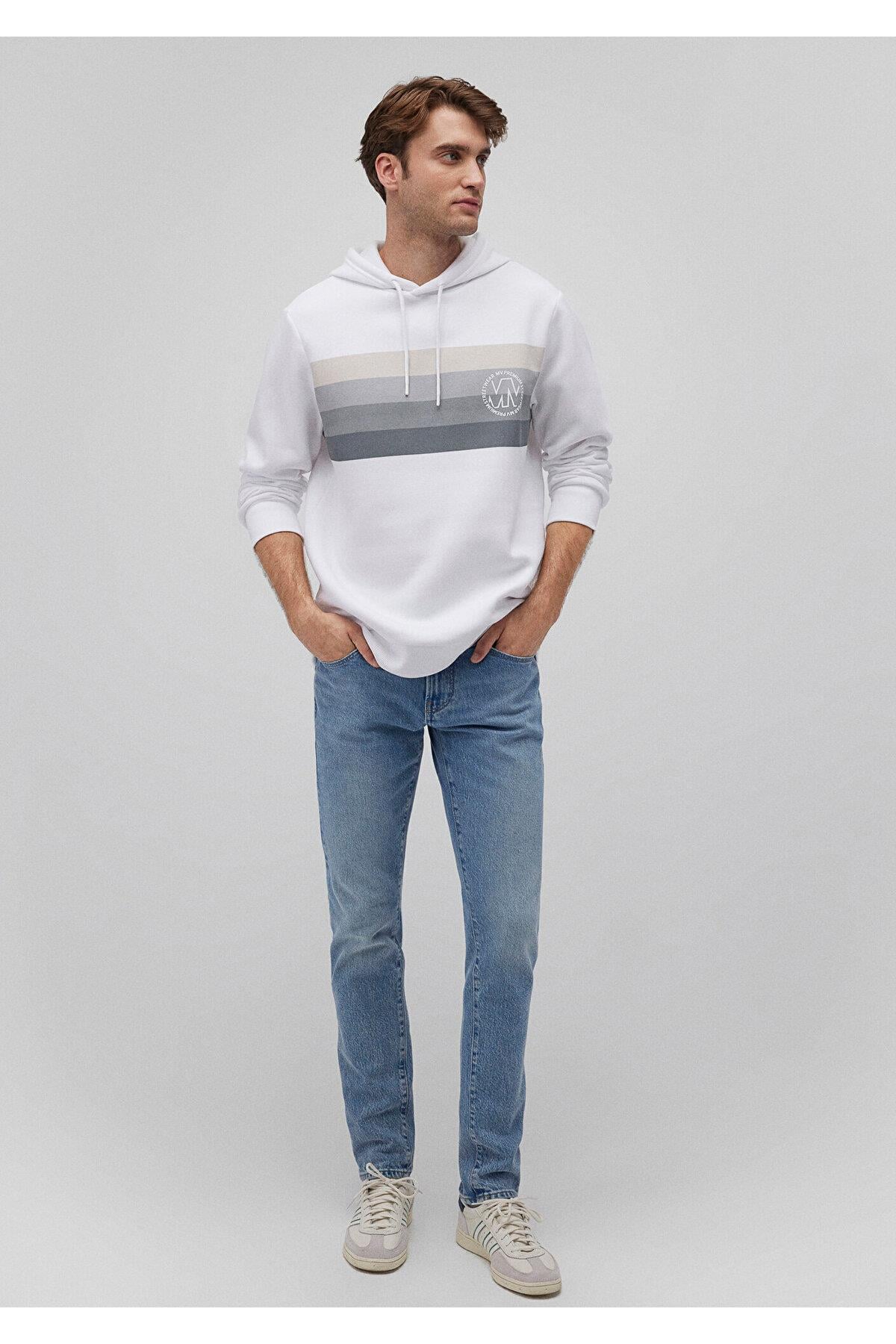 kapusonlu-baskili-beyaz-sweatshirt-061--4710-.jpg