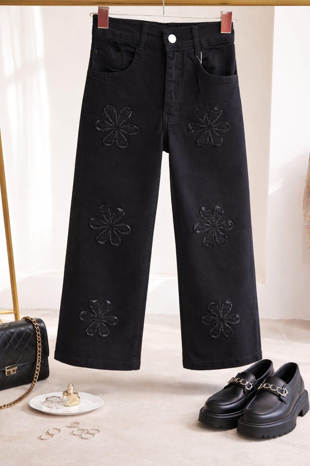 Kız çocuk siyah denim çicekli pantolon