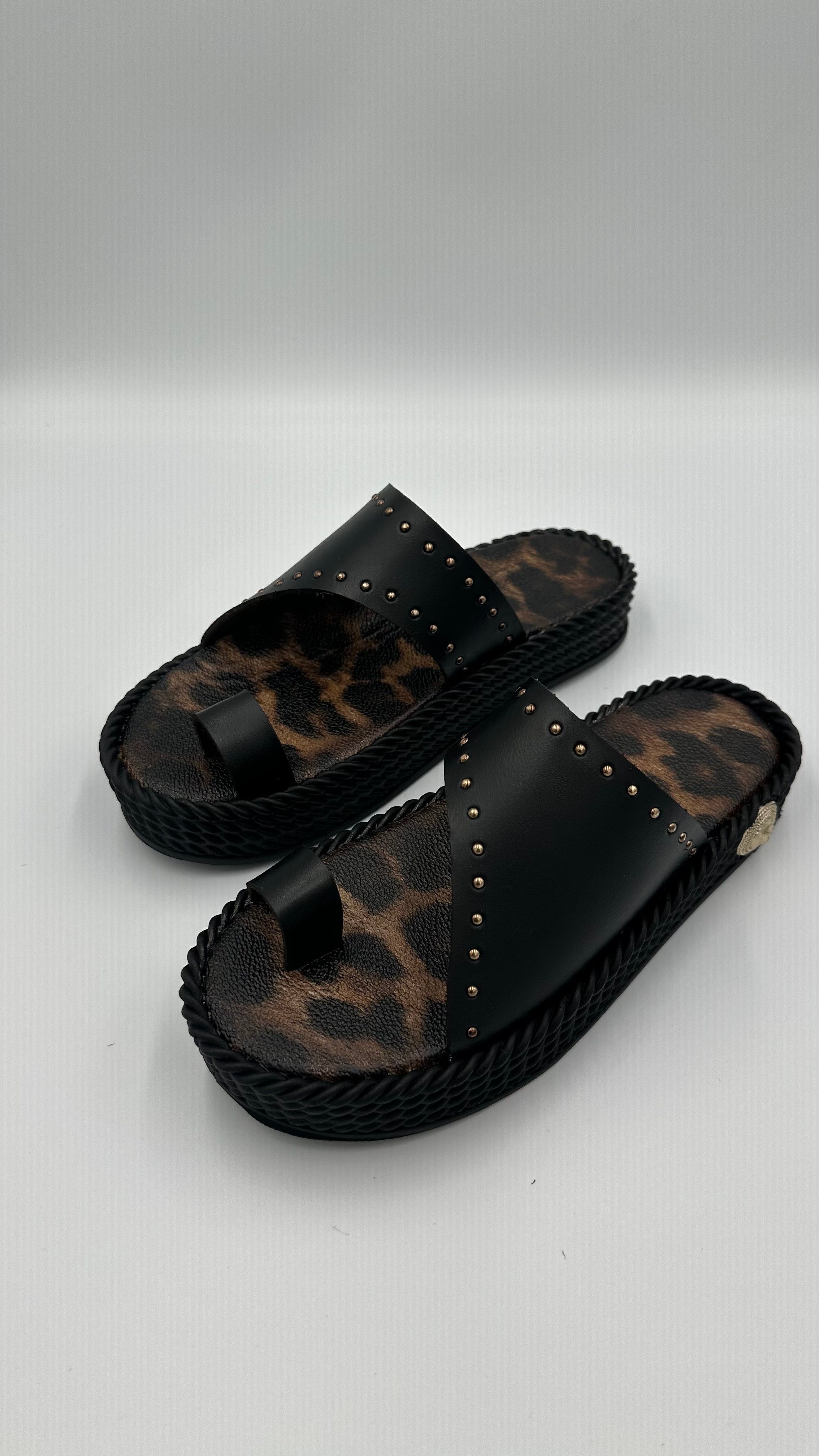 Siyah Leopar  Terlik