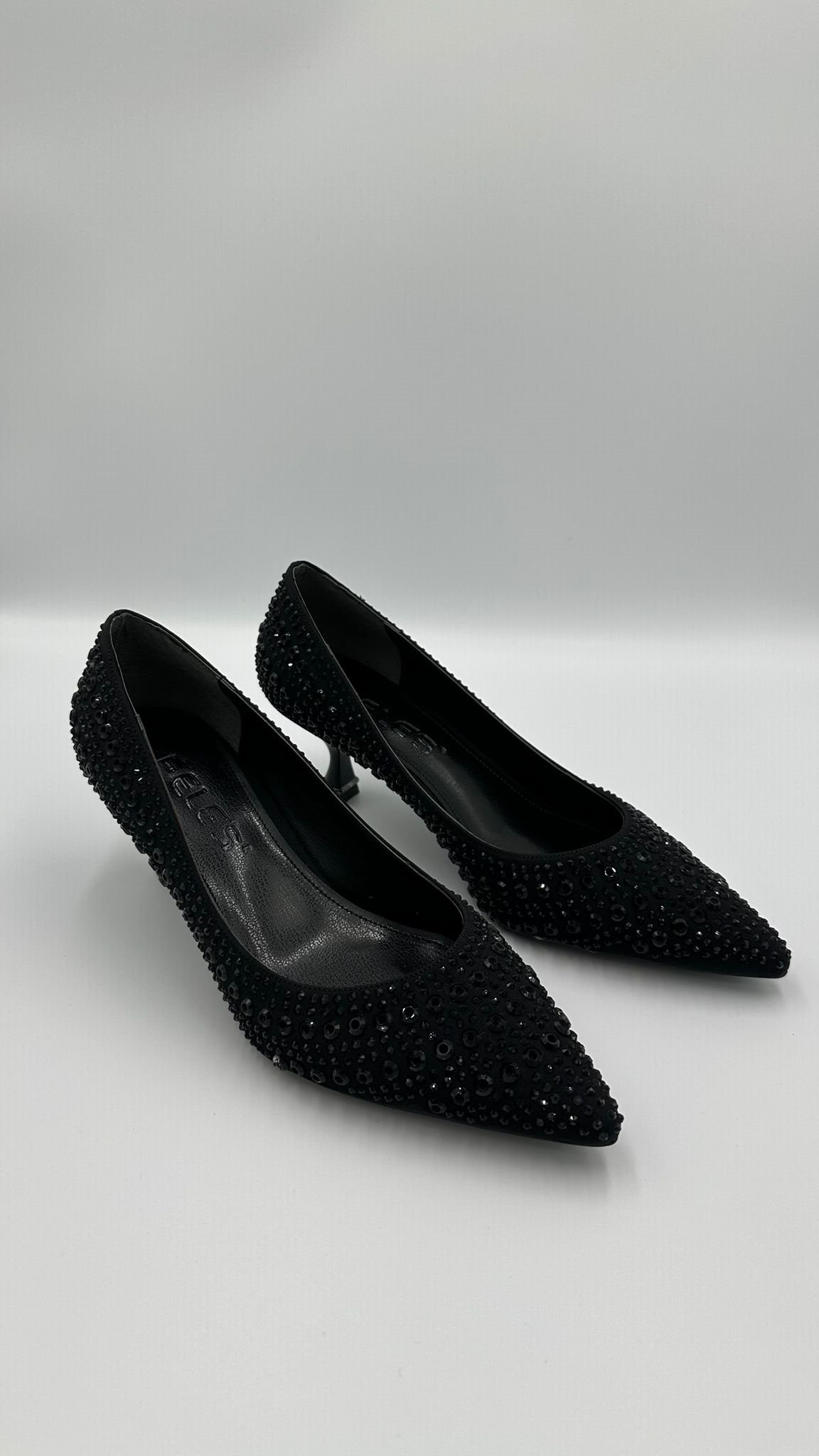 Siyah Taş Stiletto