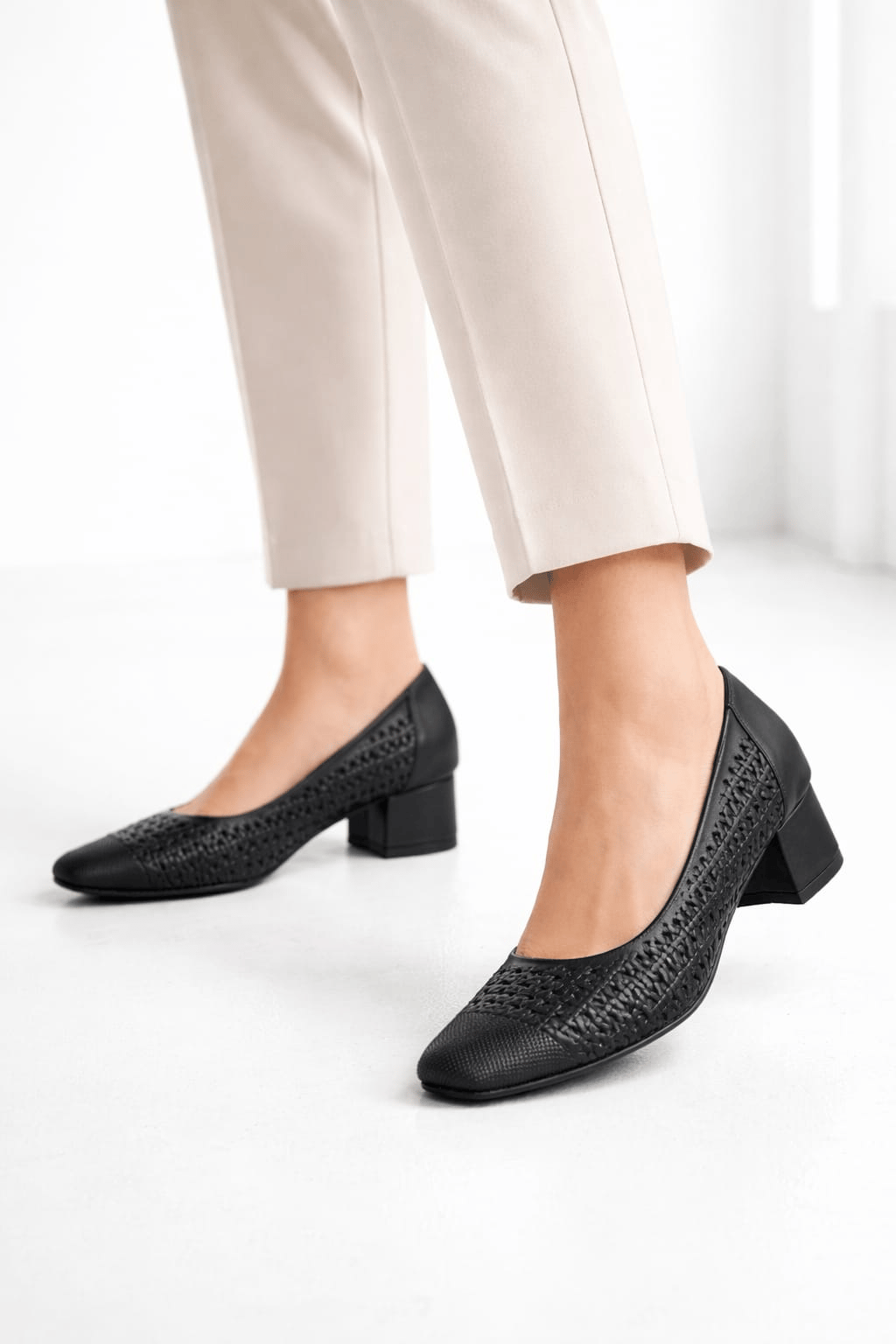 Siyah Örme Blok Topuklu