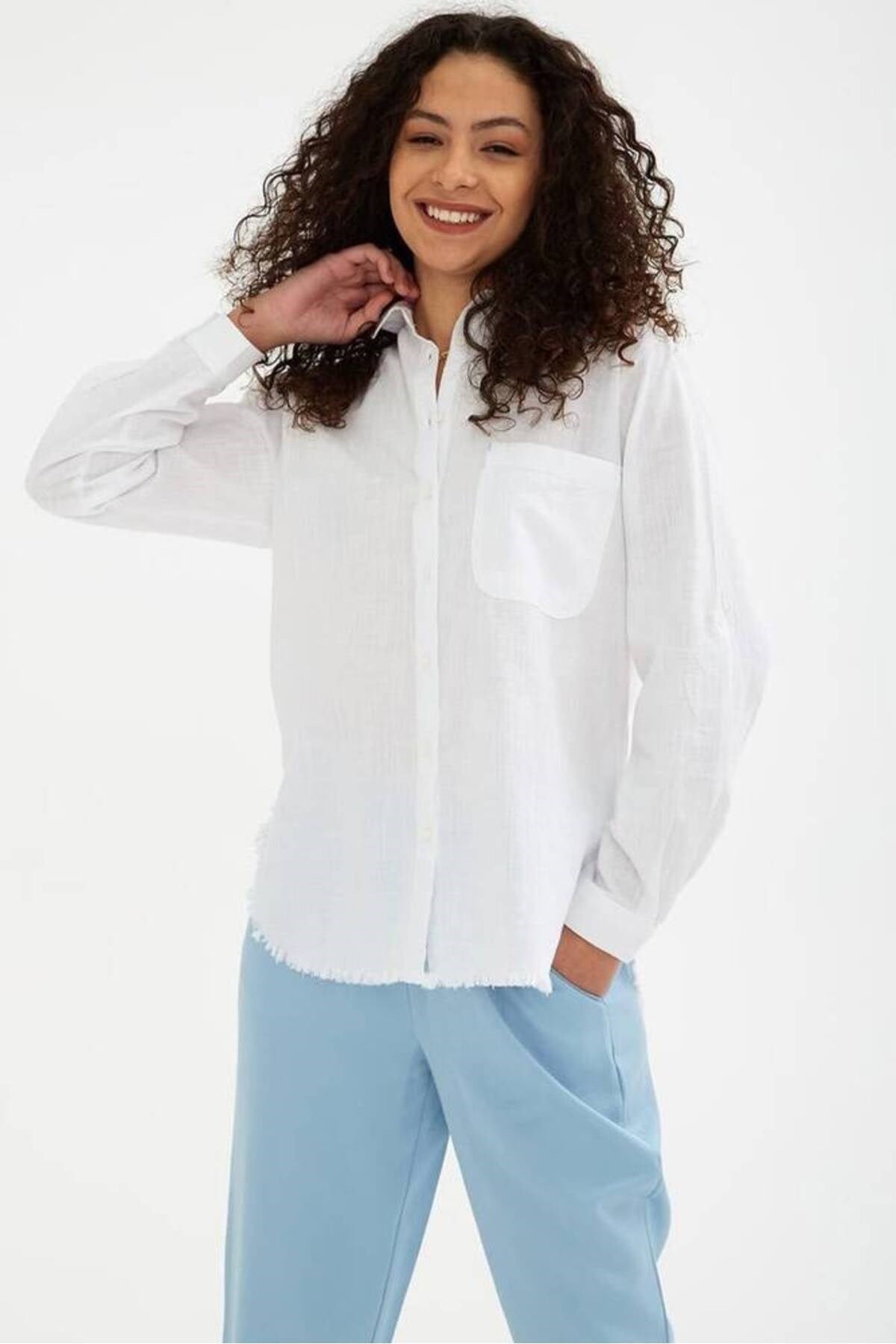 FASHION FRIENDS KADIN ETEK UCU PÜSKÜLLÜ GÖMLEK 25K0390K1