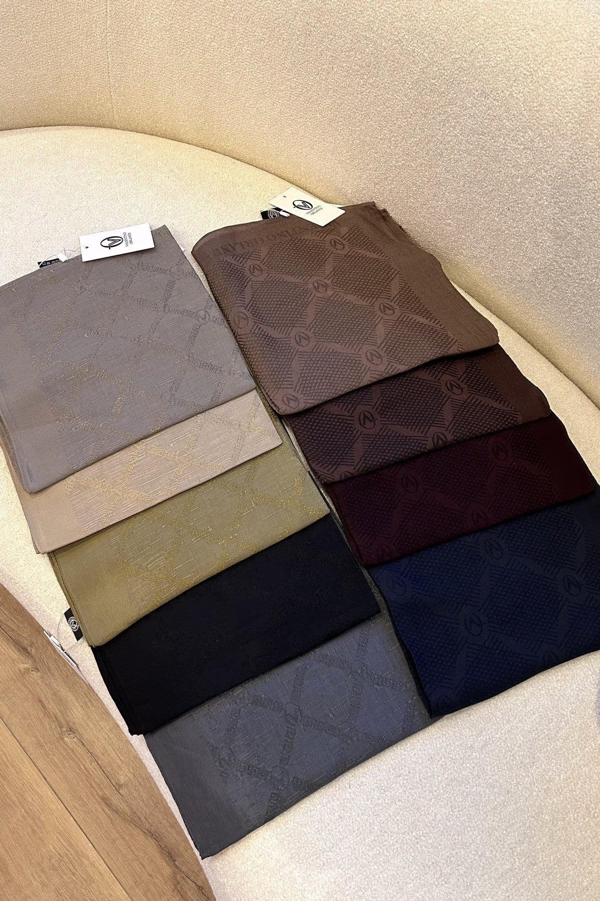 Valentino Alia Jakarlı Eşarp
