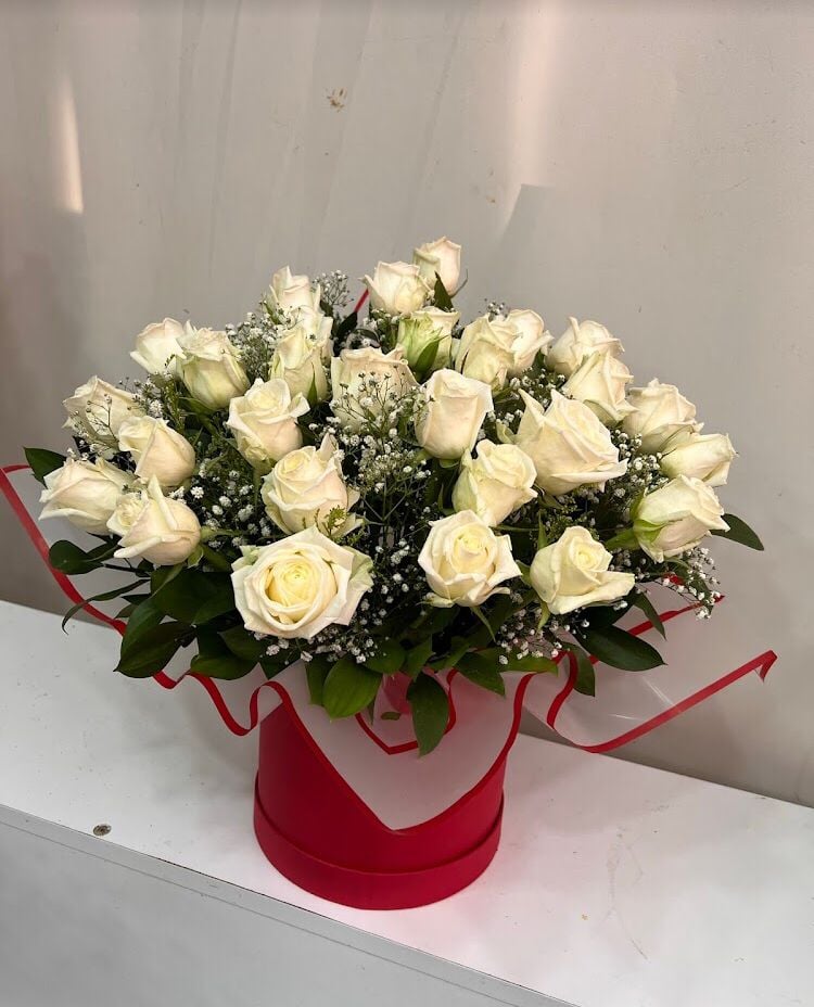 Kutuda 35 Beyaz Gül Arajmanı 