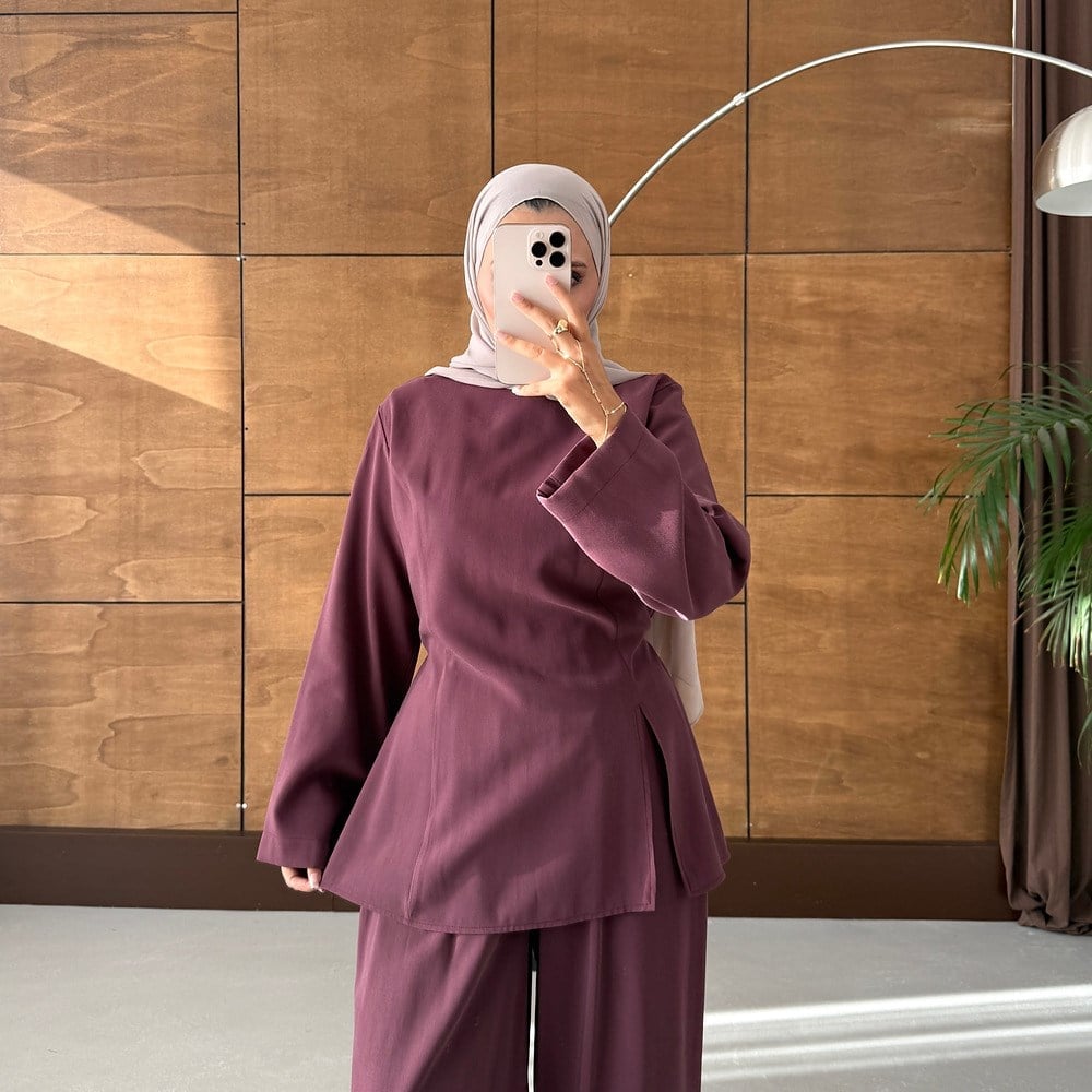 Yırtmaç Detaylı Bluz Pantolon Şık Takım