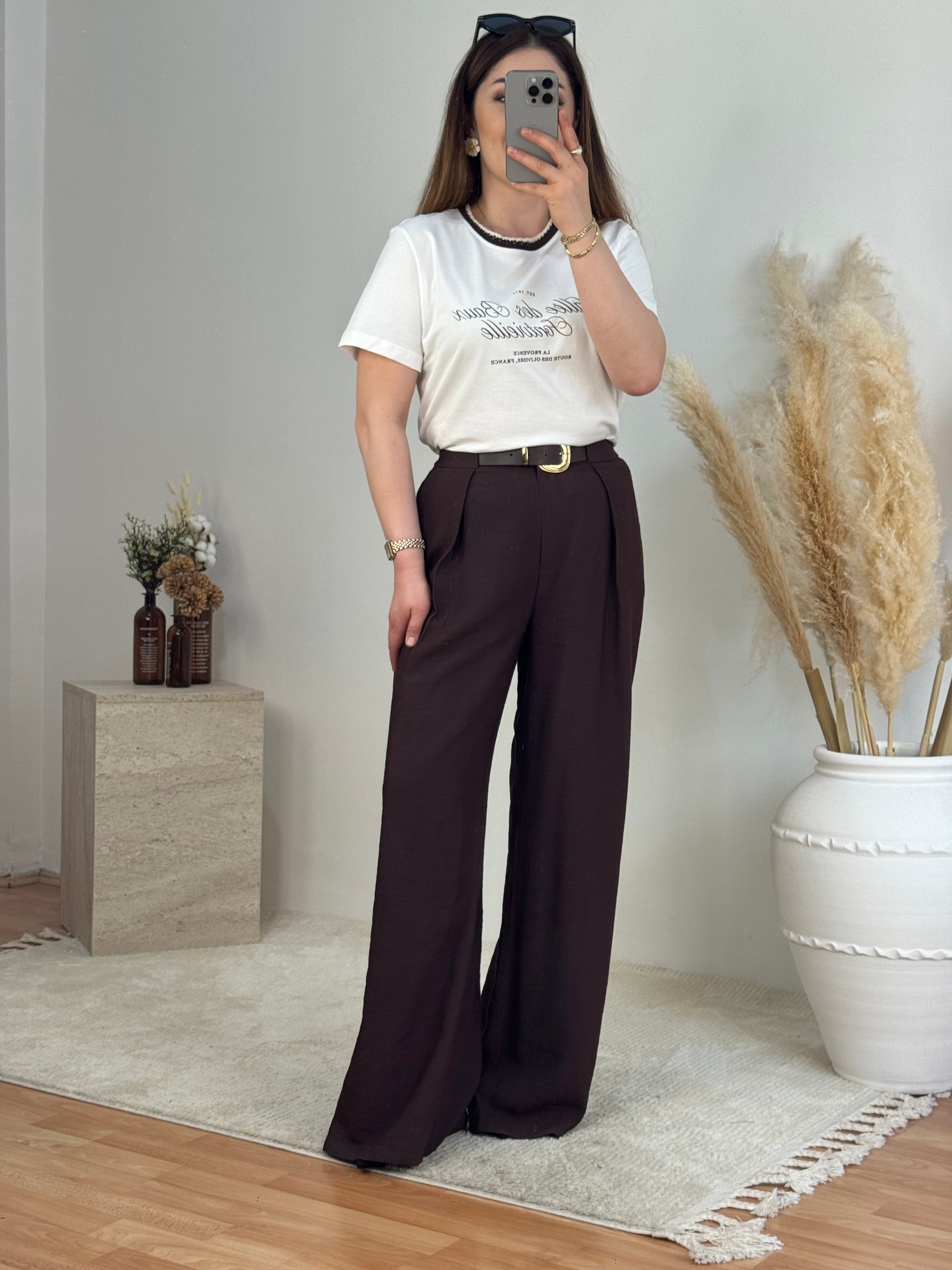 Nakış Detaylı Basic Tişört-Kahve