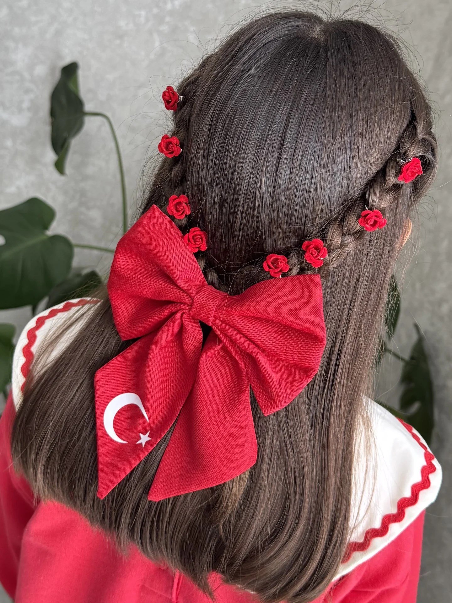 Kırmızı Keten Kumaş Bayrak Kurdele