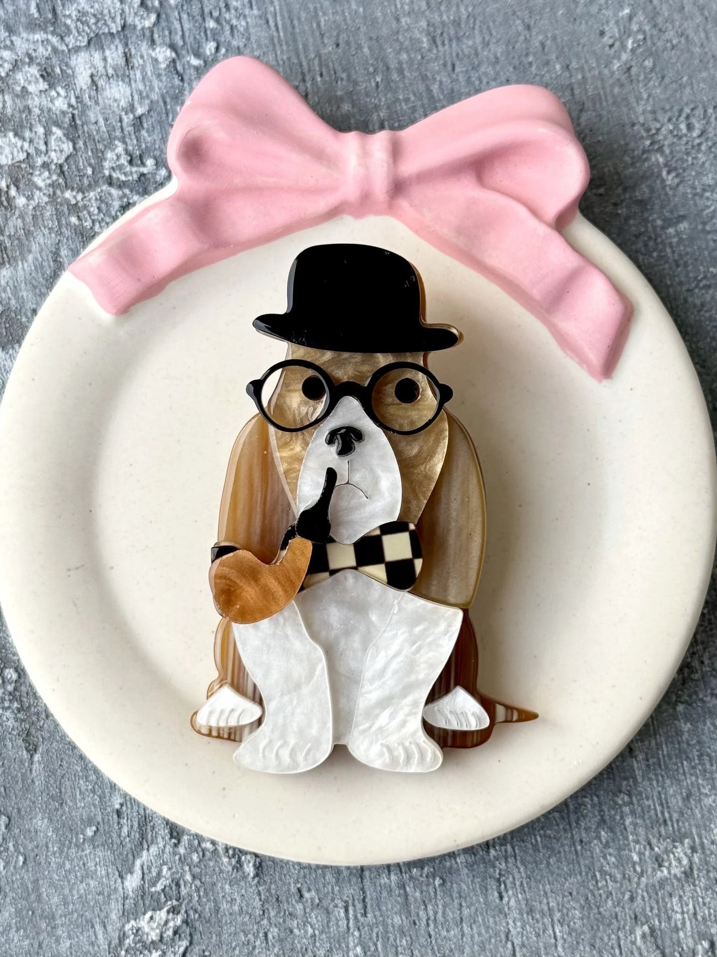 Şapkalı Köpek Broş