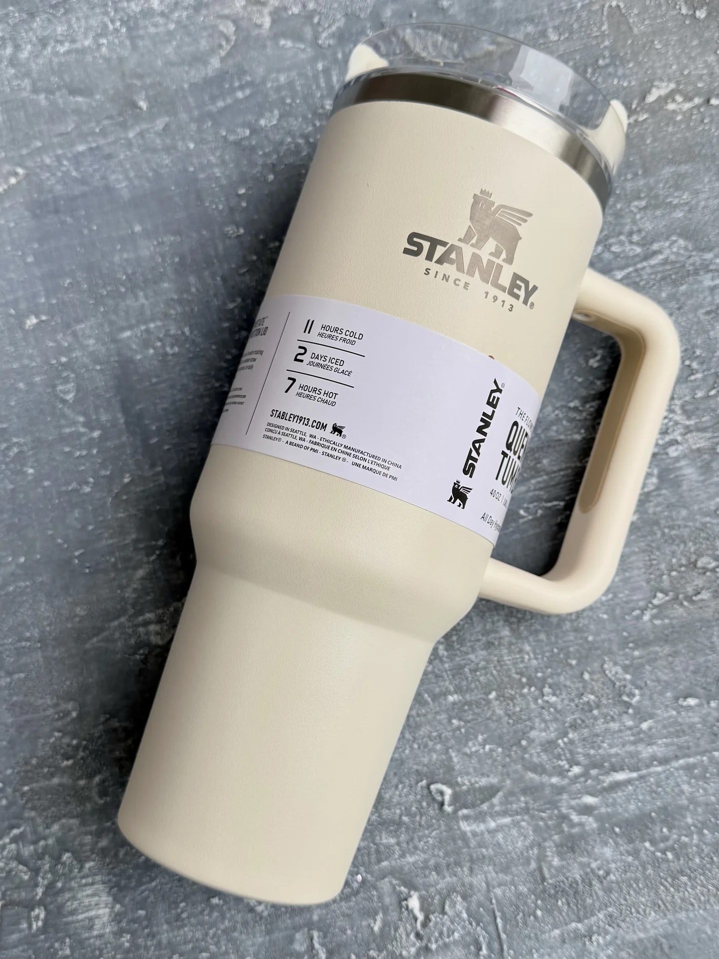 Sade Renk Pipetli 1.18L Çelik Termos Bardak
