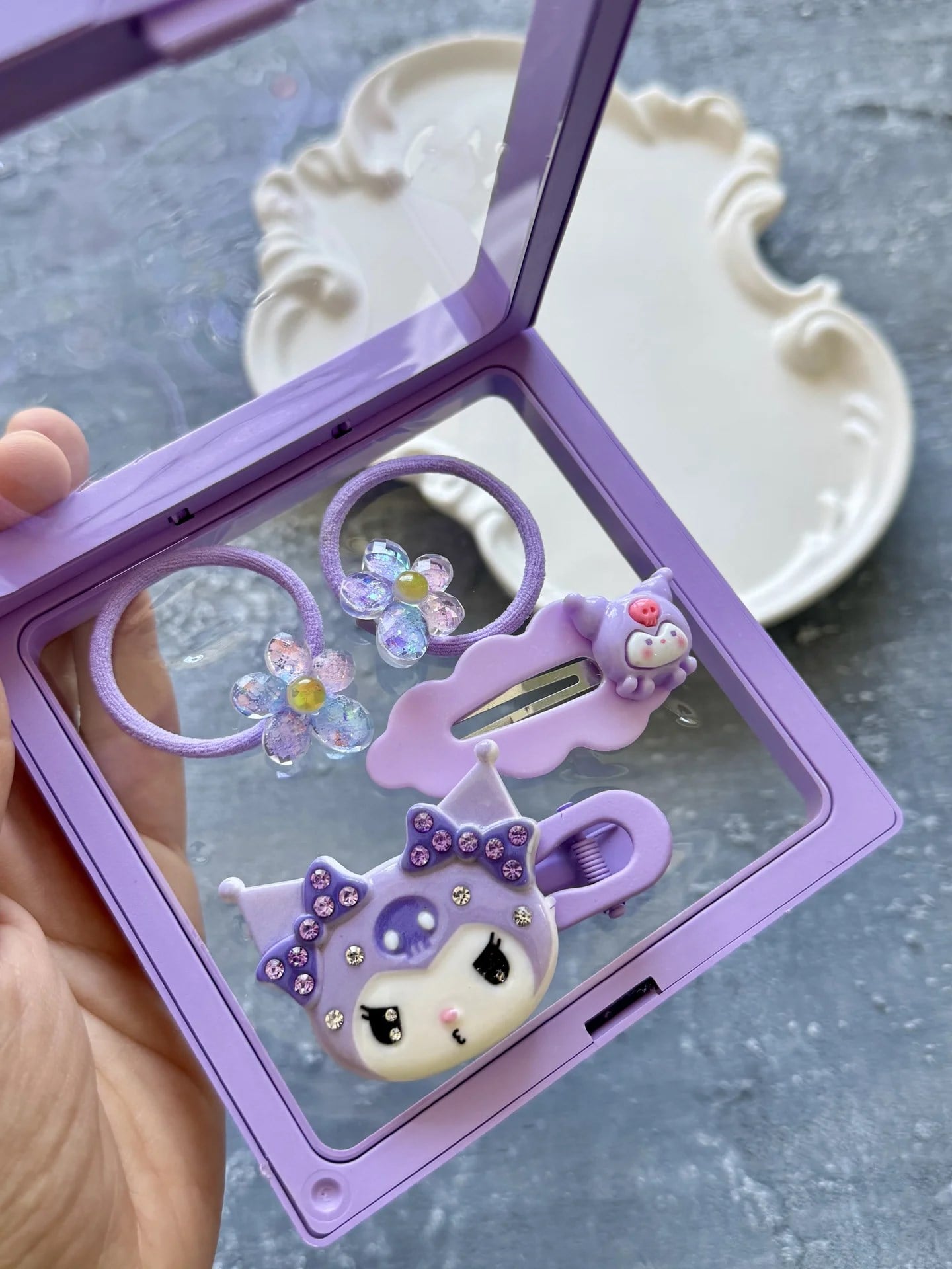 Taş Detaylı Kuromi Kutu Toka