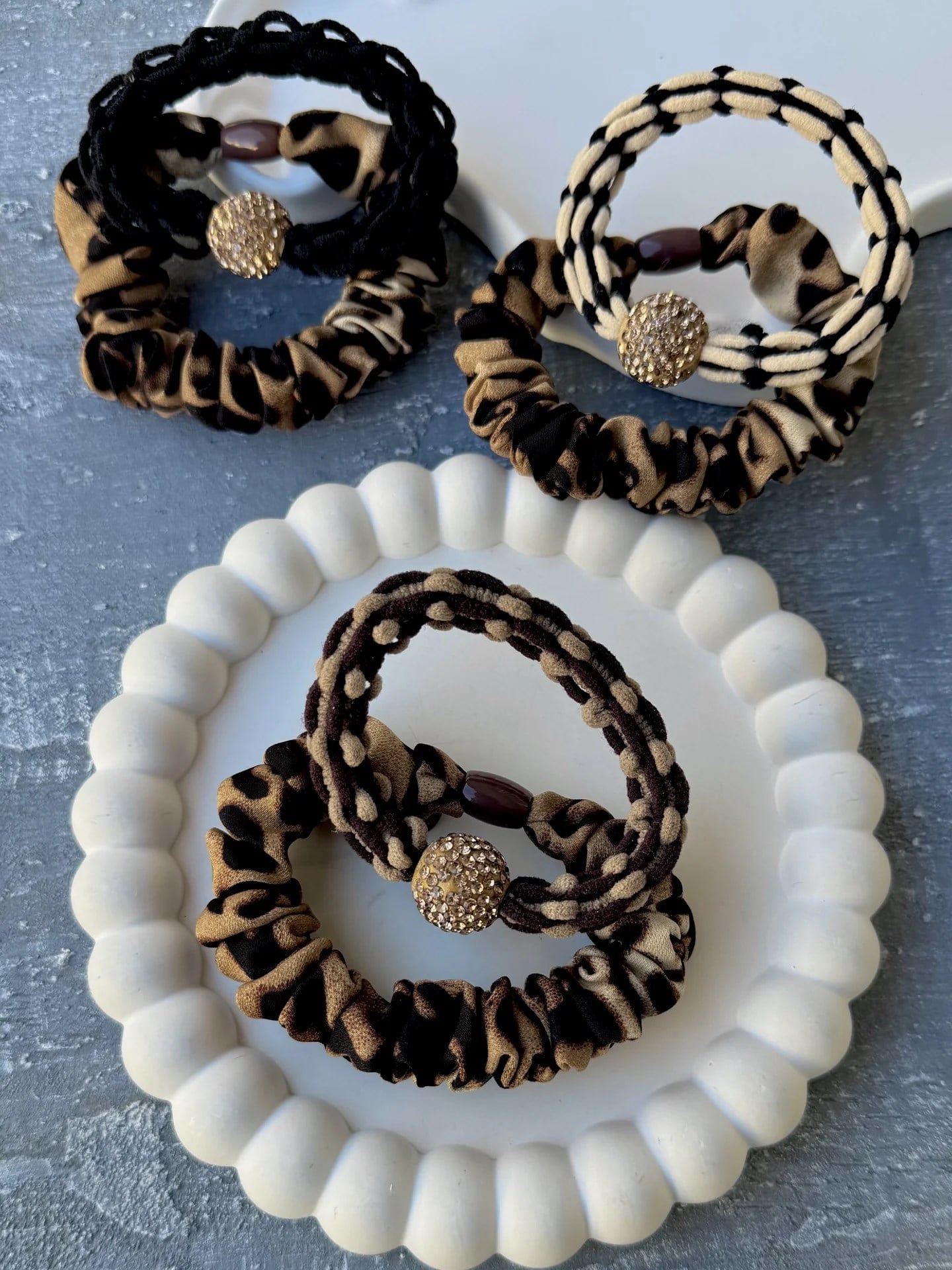 Leopar Taş Detaylı İkili Lastik