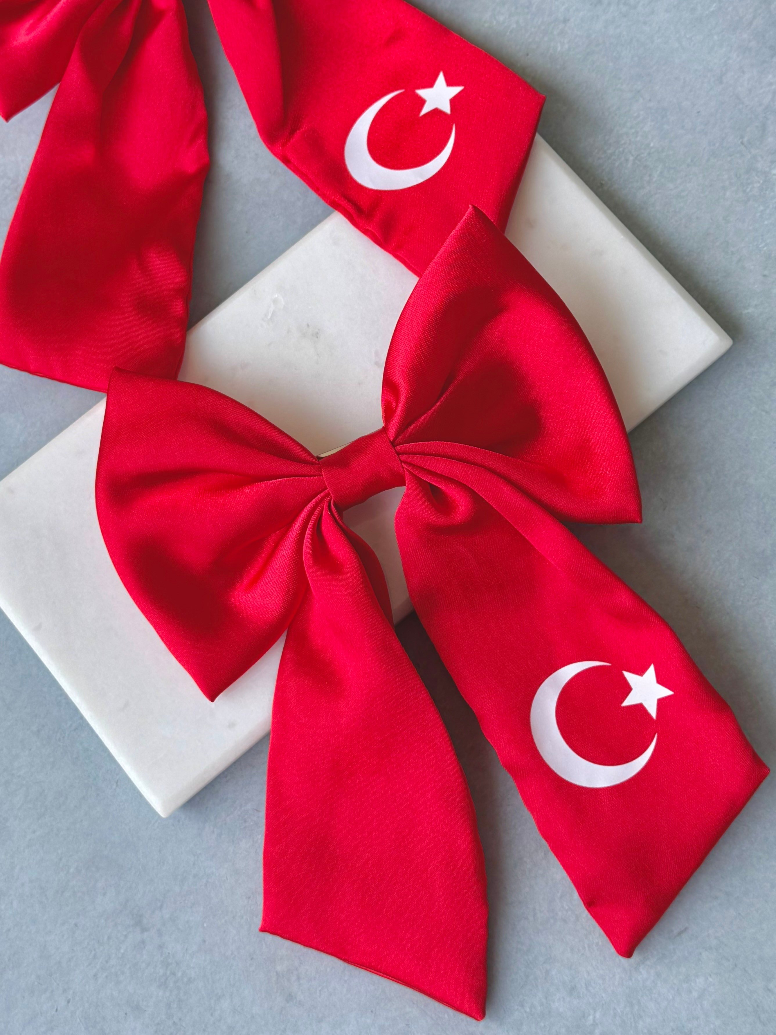 Kırmızı Bayrak Kurdele