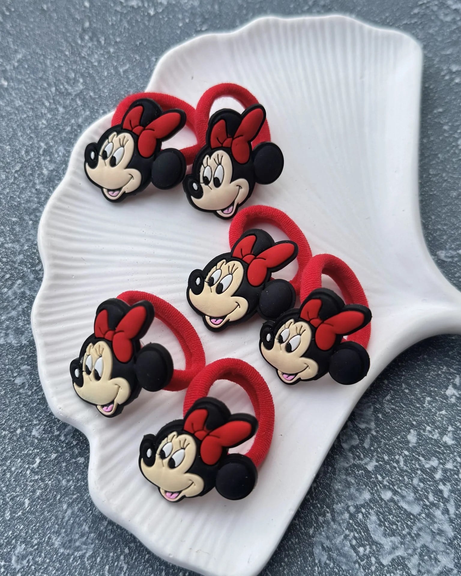 Kırmızı Minnie Lastik Toka