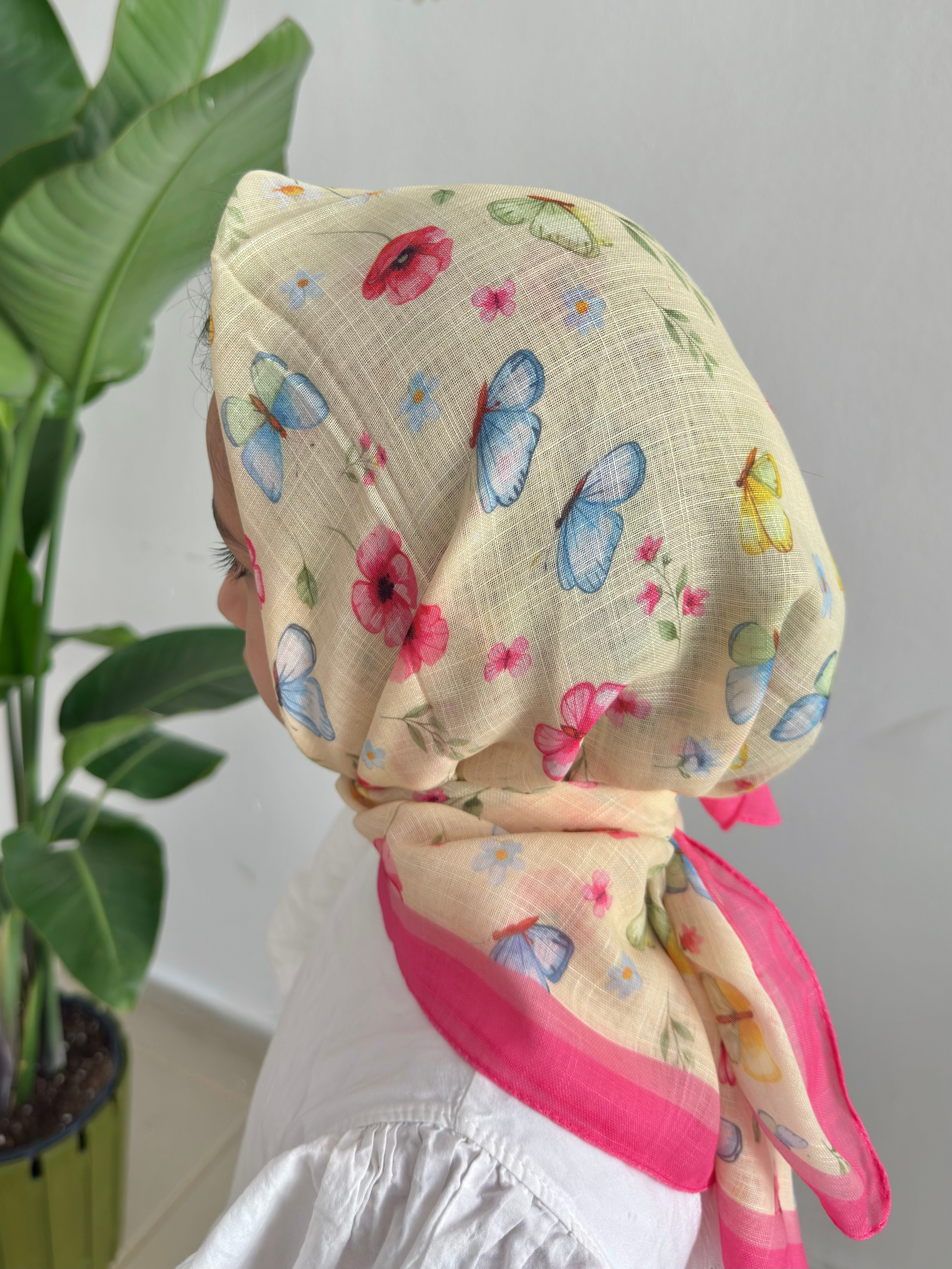 Kelebek Ve Çiçek Detaylı 80x80 Pamuk Çocuk Başörtüsü