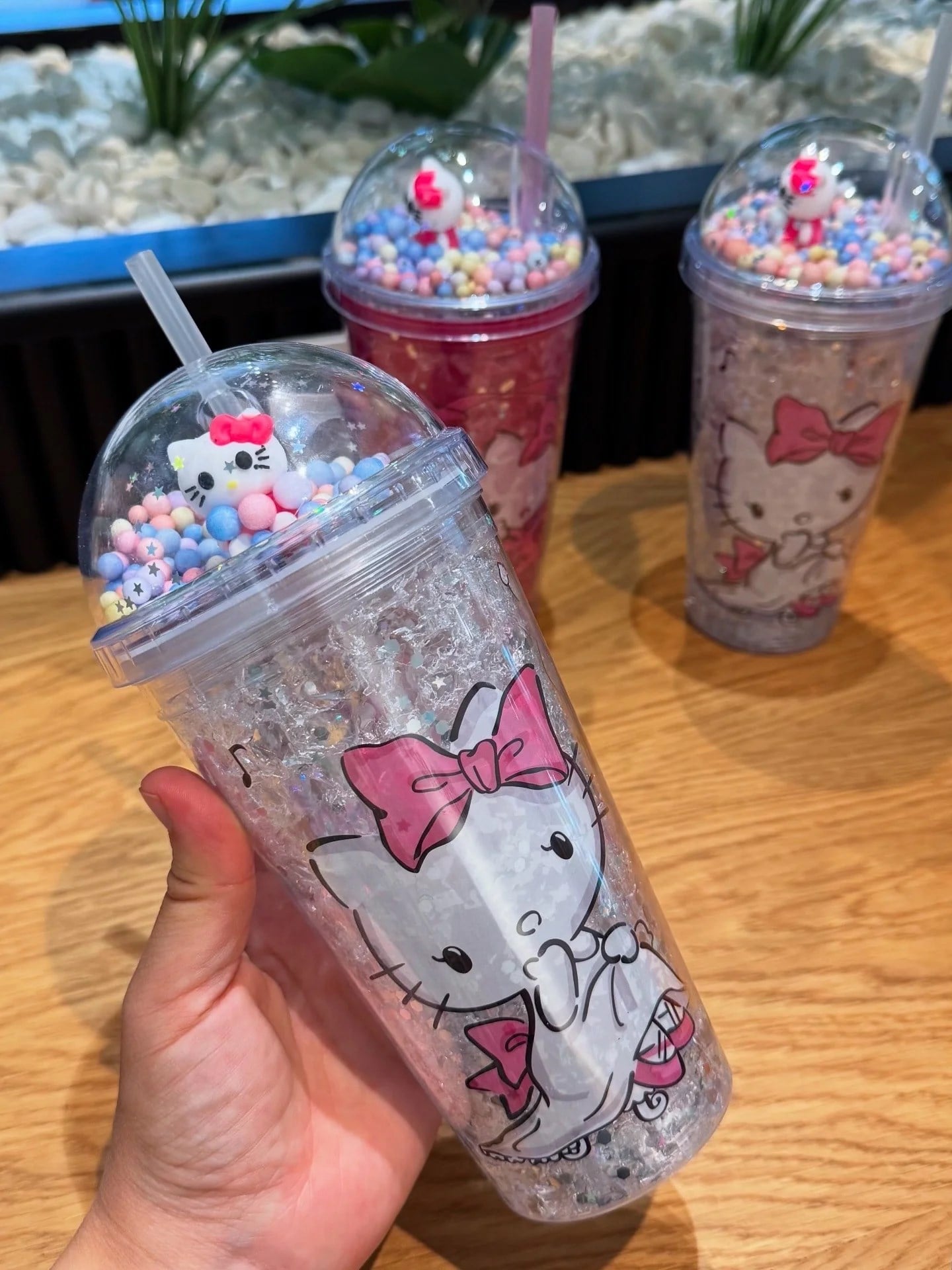  Hello Kitty Işıklı Pipetli Bardak