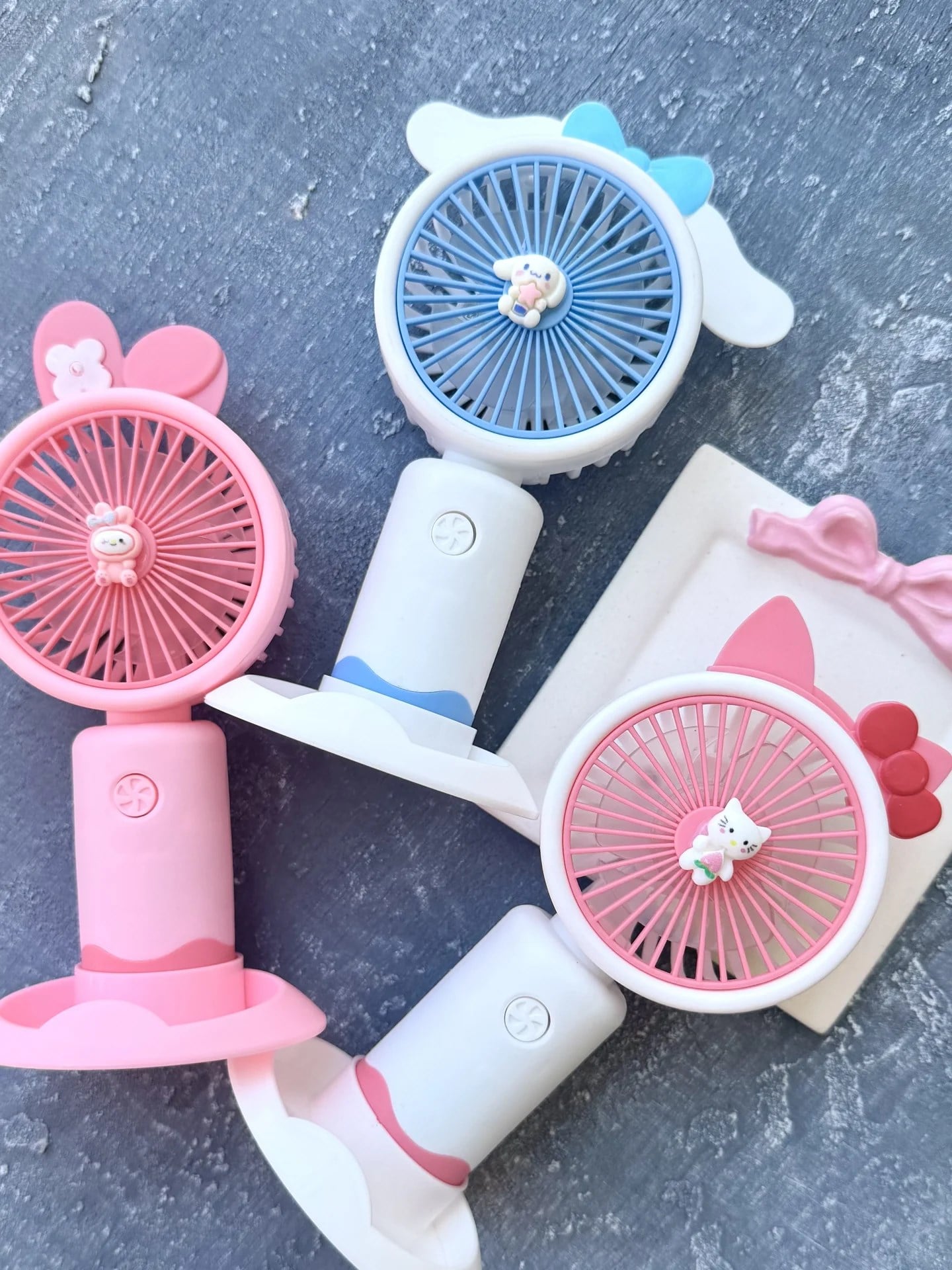 Hello Kitty Sarjlı Fan