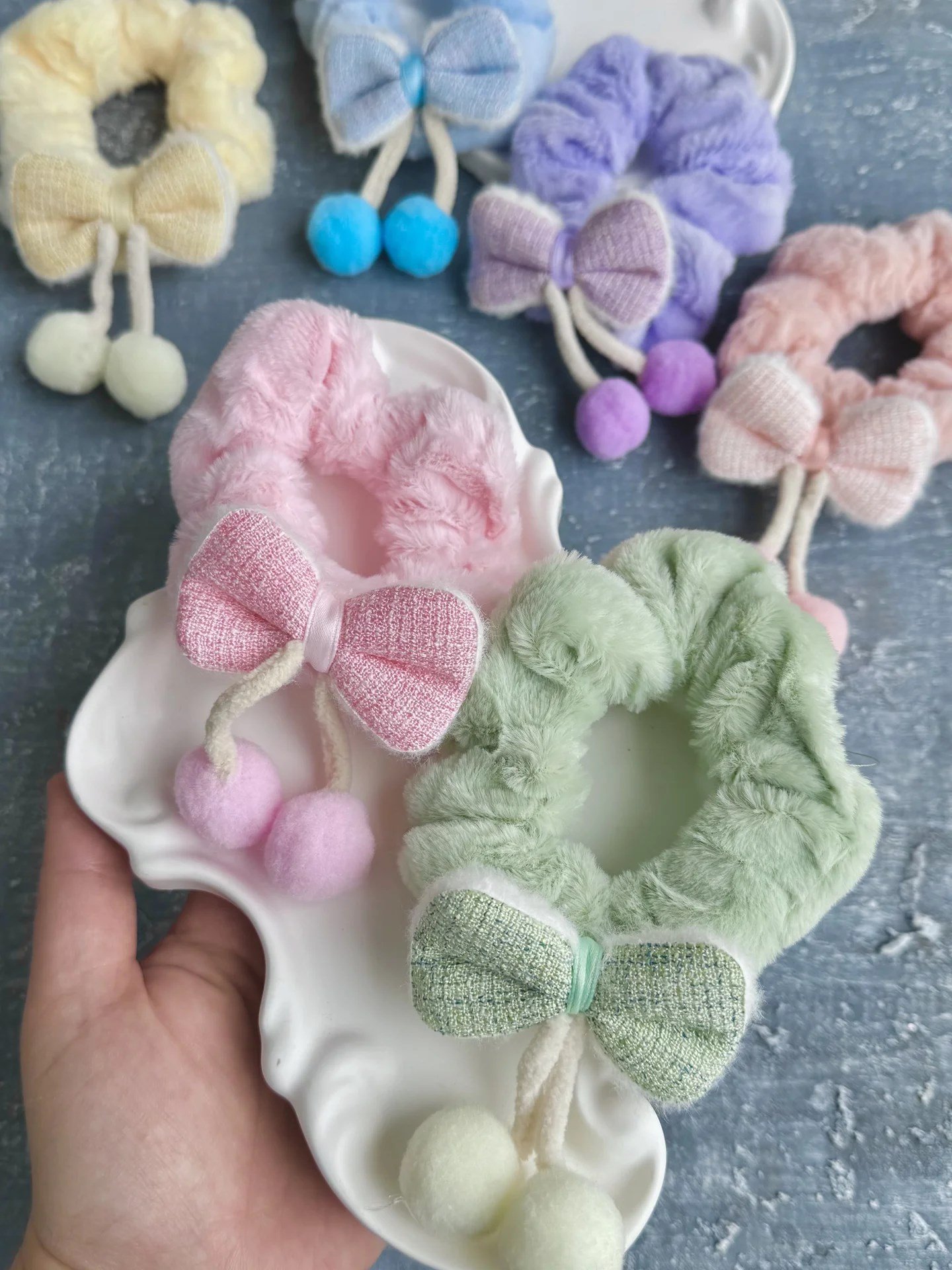 Ponpon Sallantılı Kurdele Peluş Lastik