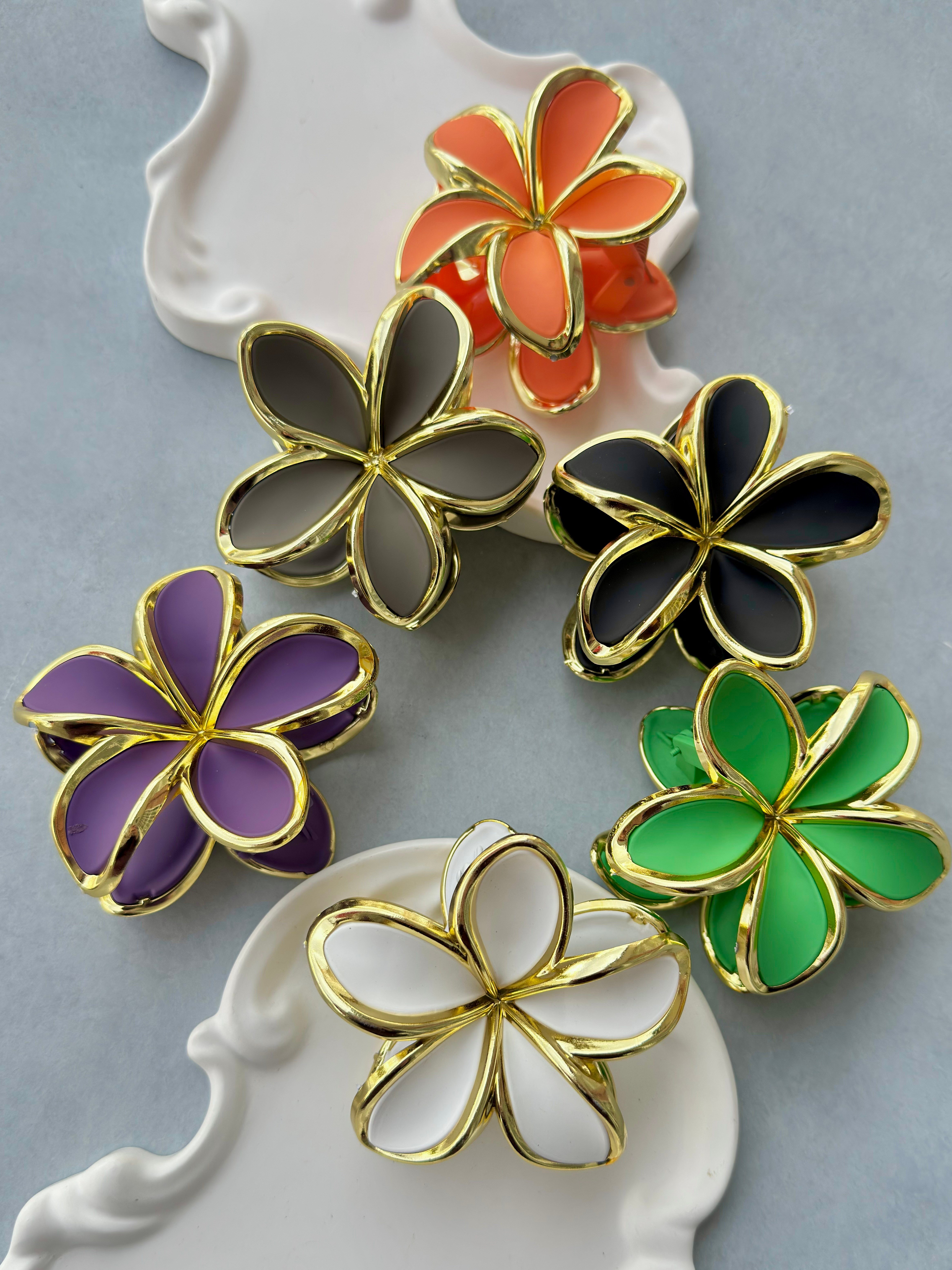 Gold Detaylı Lotus Mandal Toka