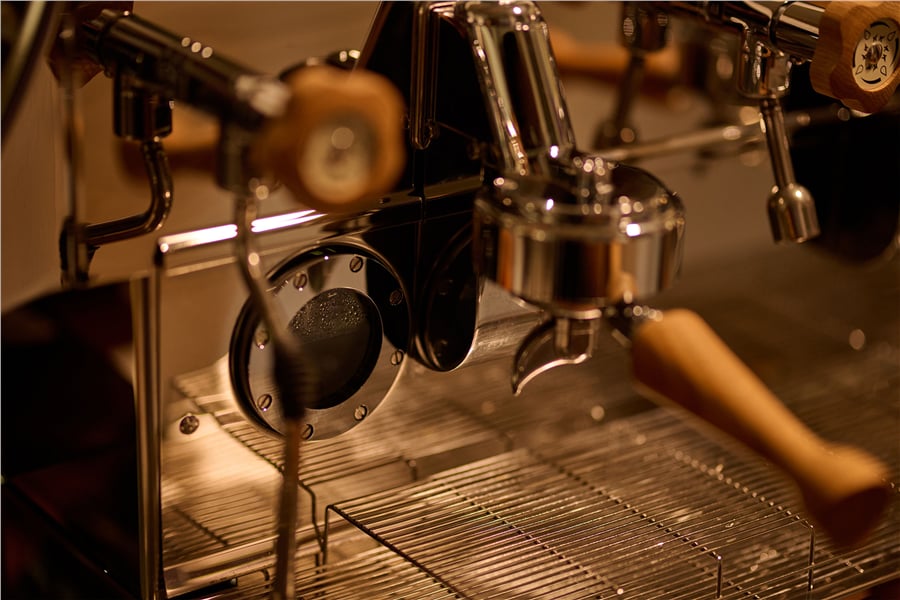 Elektra Barlume Tam Otomatik 2 Gruplu Buz Beyazı Espresso Kahve Makinesi
