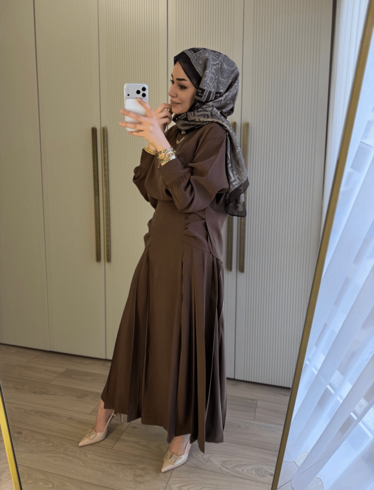 Kahverengi Nova Takım