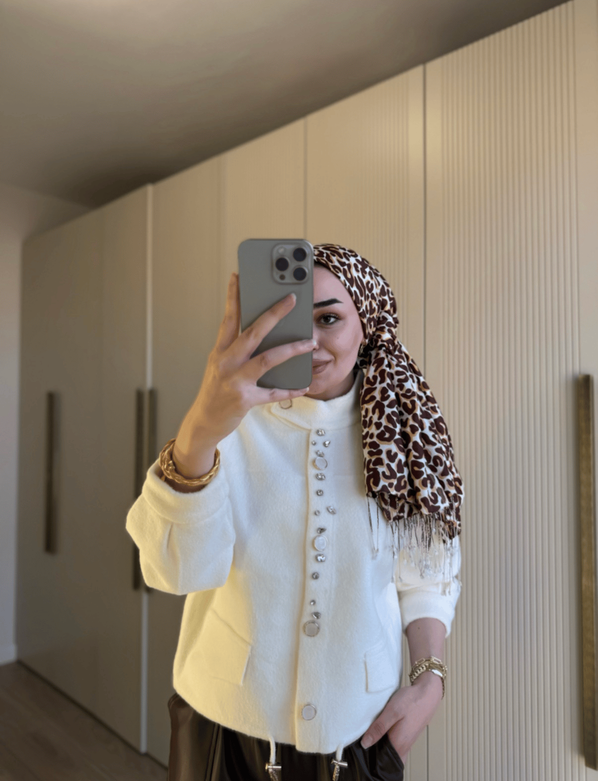 Krem Angora Taşlı Tasarım Ceket