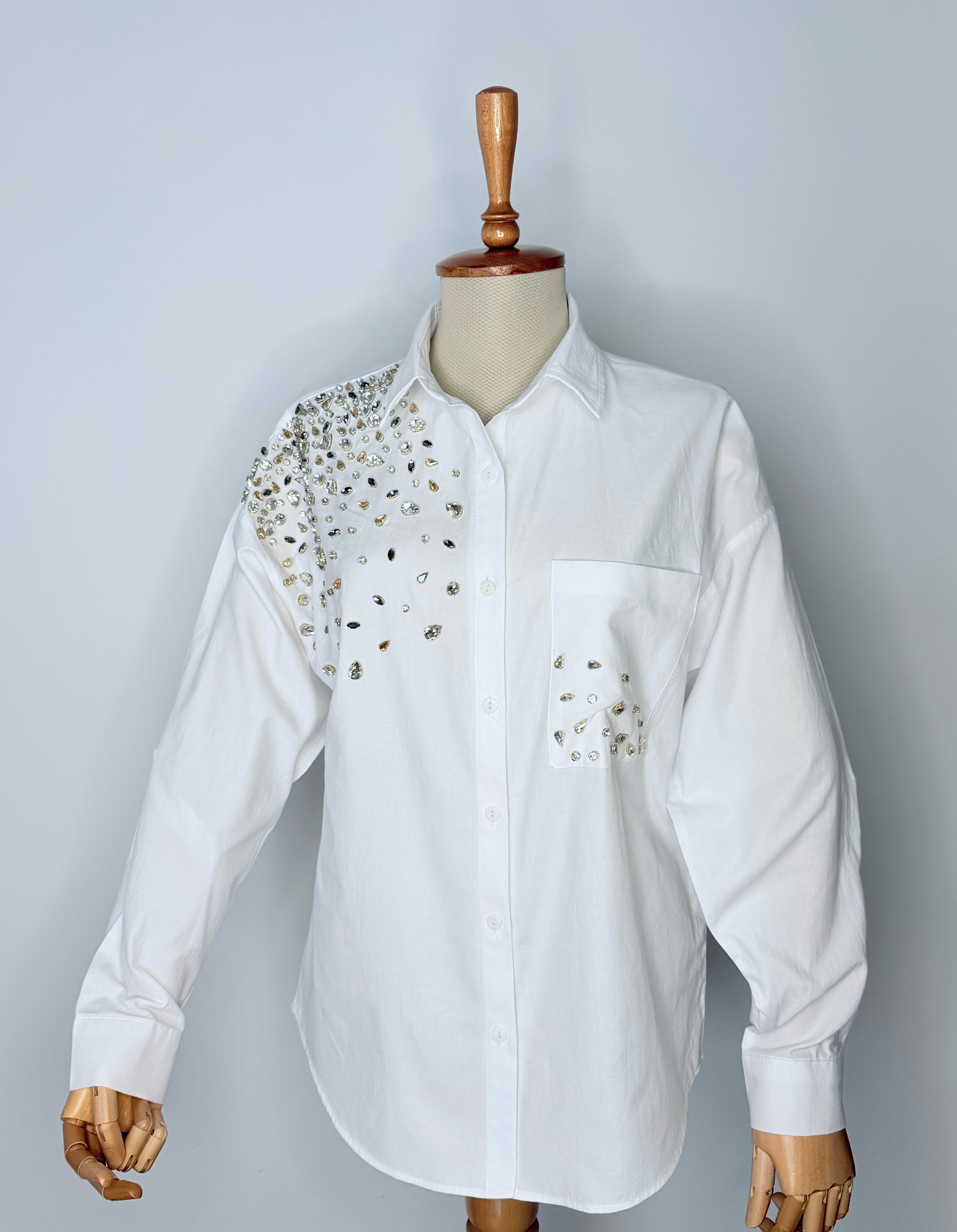 TAŞ DETAYLI POPLİN KADIN GÖMLEĞİ