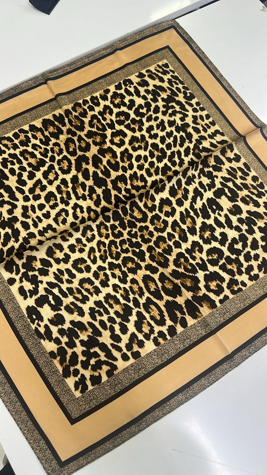 KAHVE LEOPAR DESENLİ FULAR