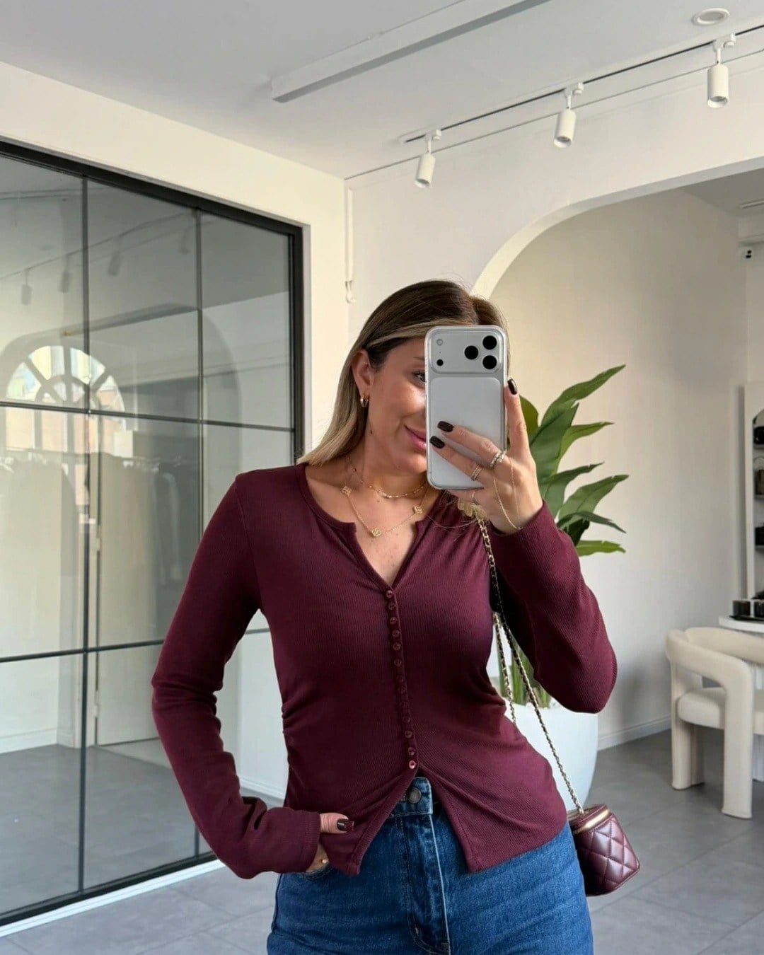 DİLVİN DÜĞME DETAYLI BLUZ