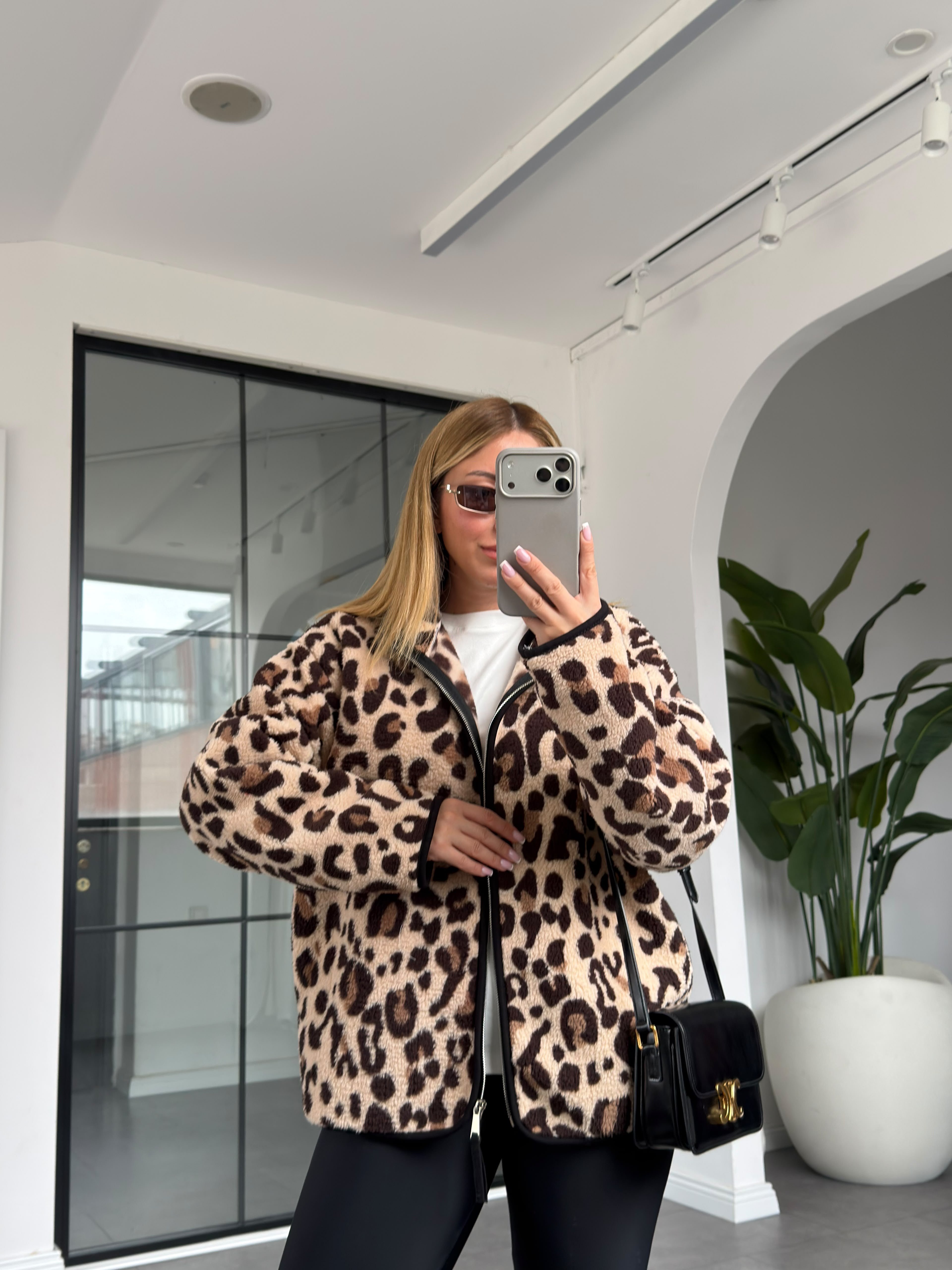 Siyah Biyeli Leopar  Detaylı Peluş Ceket 22865