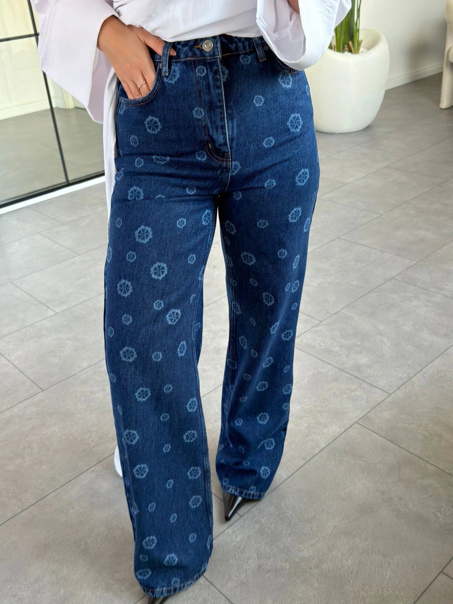 KOYU MAVİ ÇİÇEK DESEN JEAN